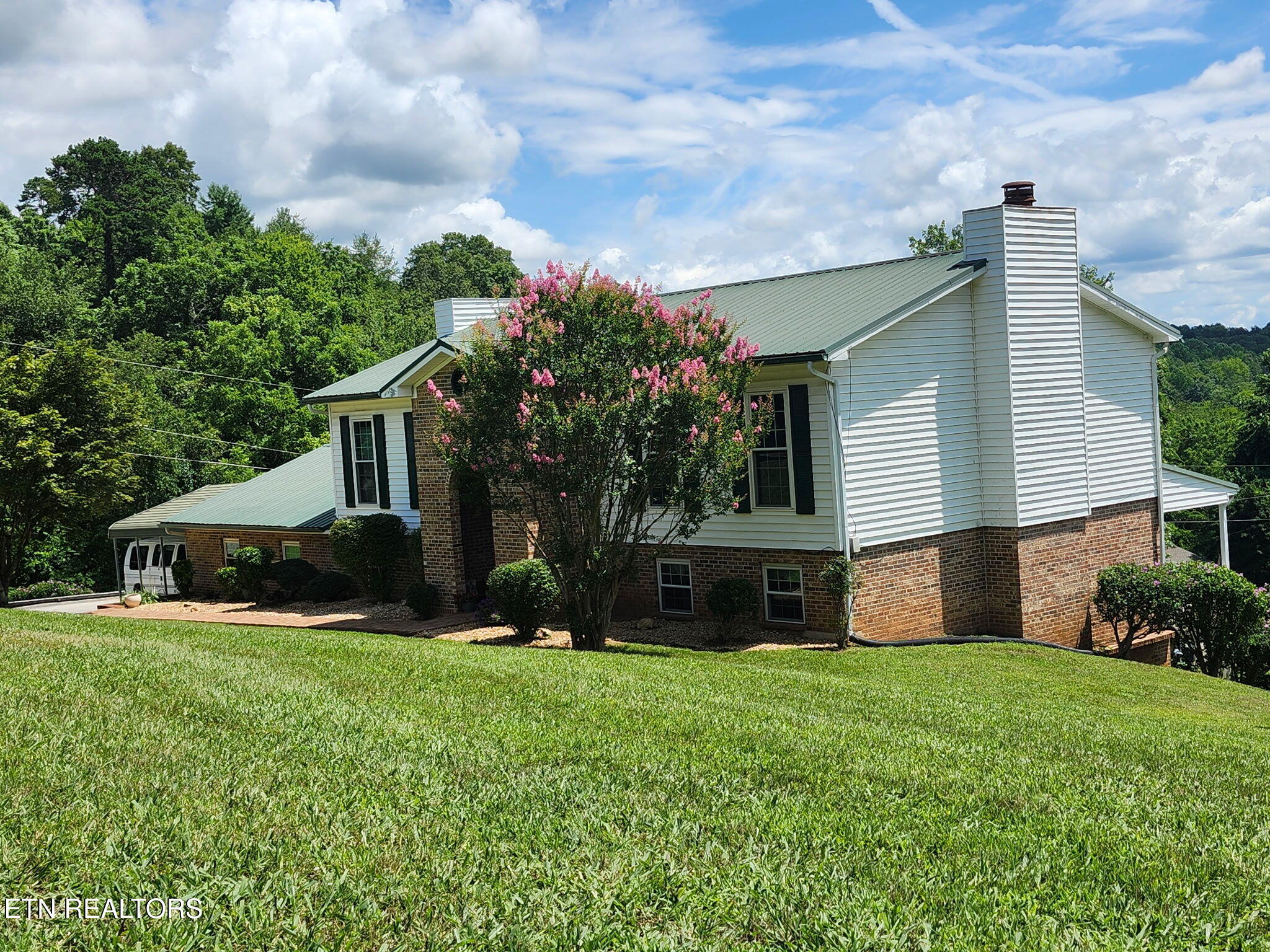 2005 Bluff Road Harriman TN 37748