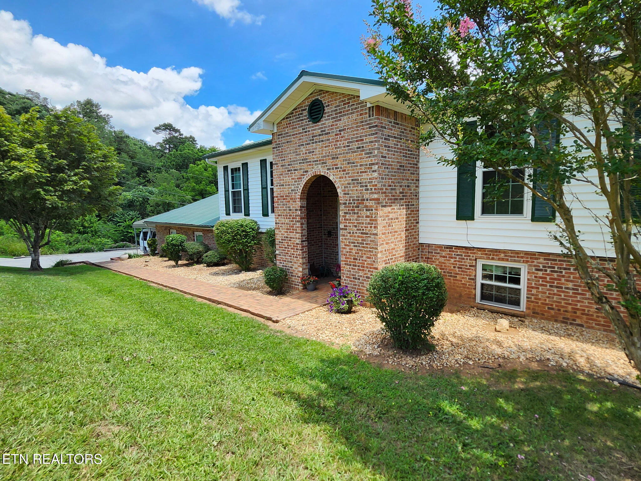 2005 Bluff Road Harriman TN 37748