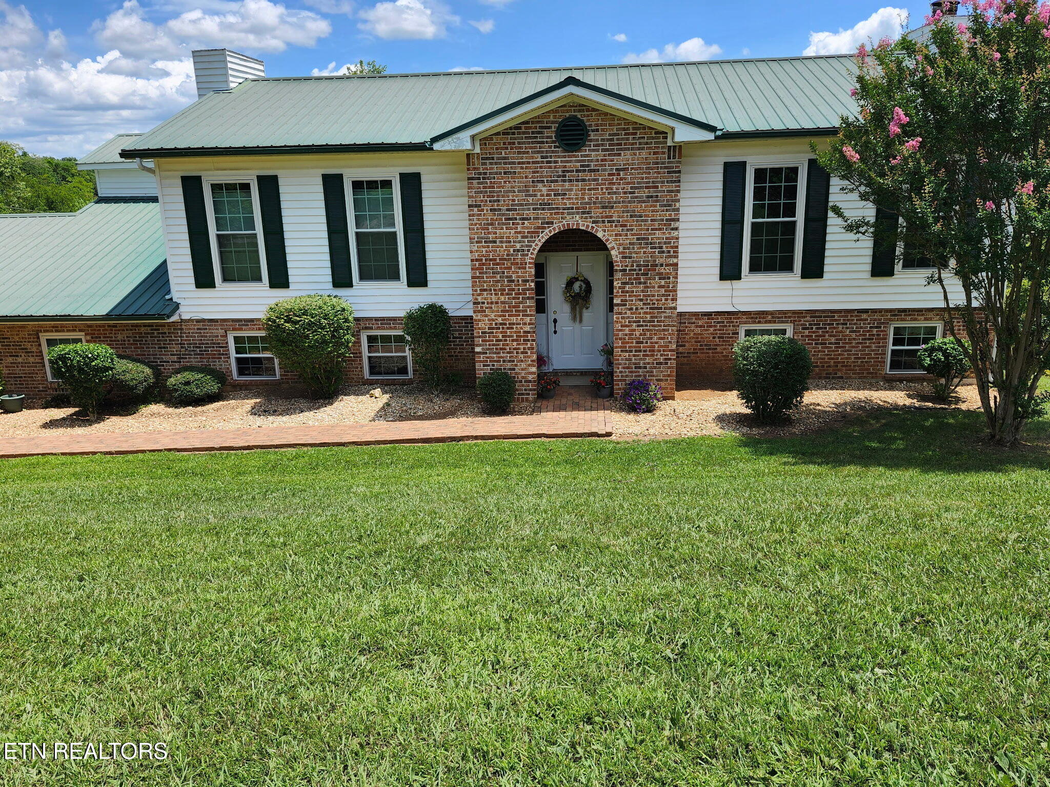 2005 Bluff Road Harriman TN 37748
