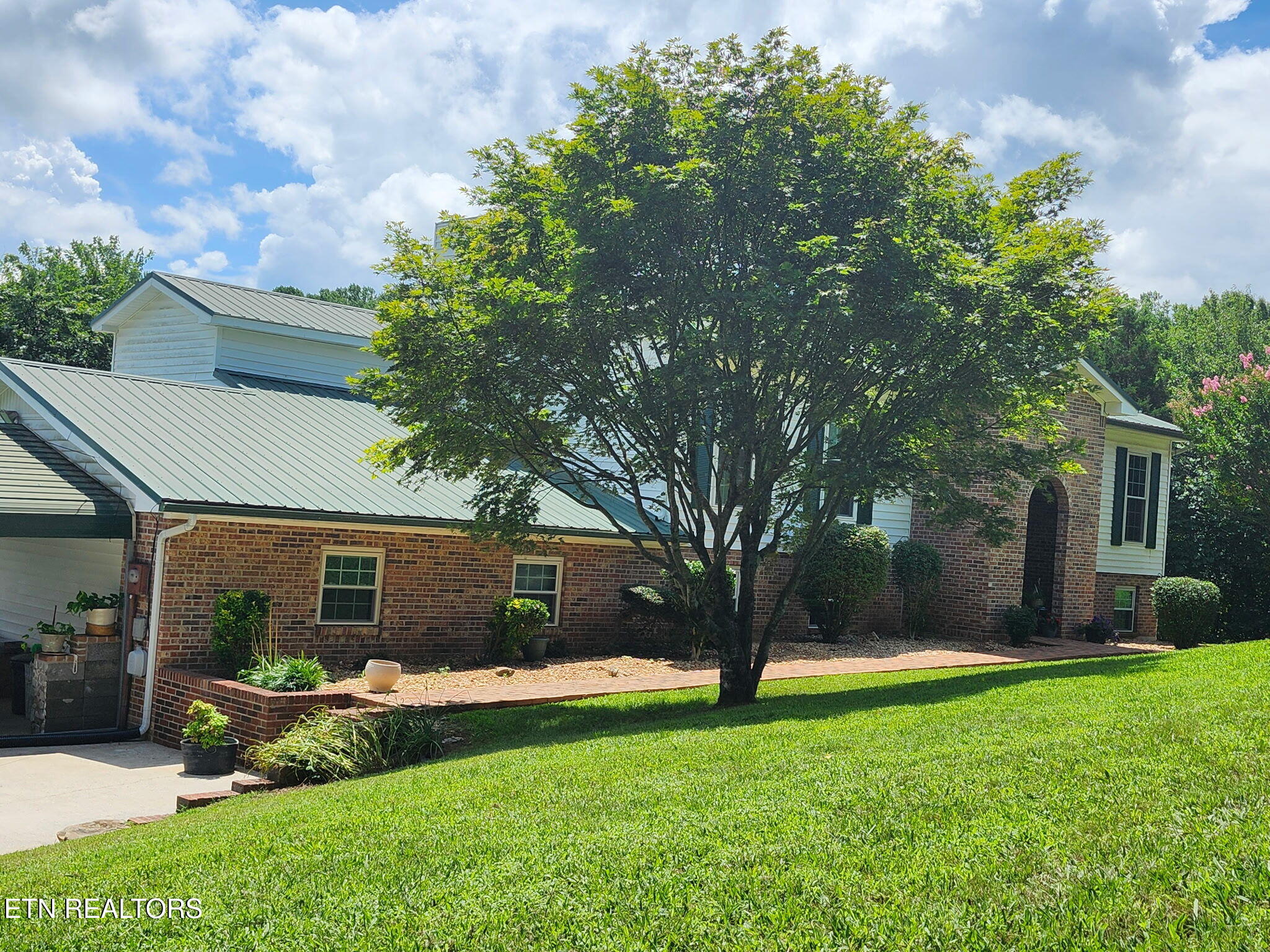 2005 Bluff Road Harriman TN 37748