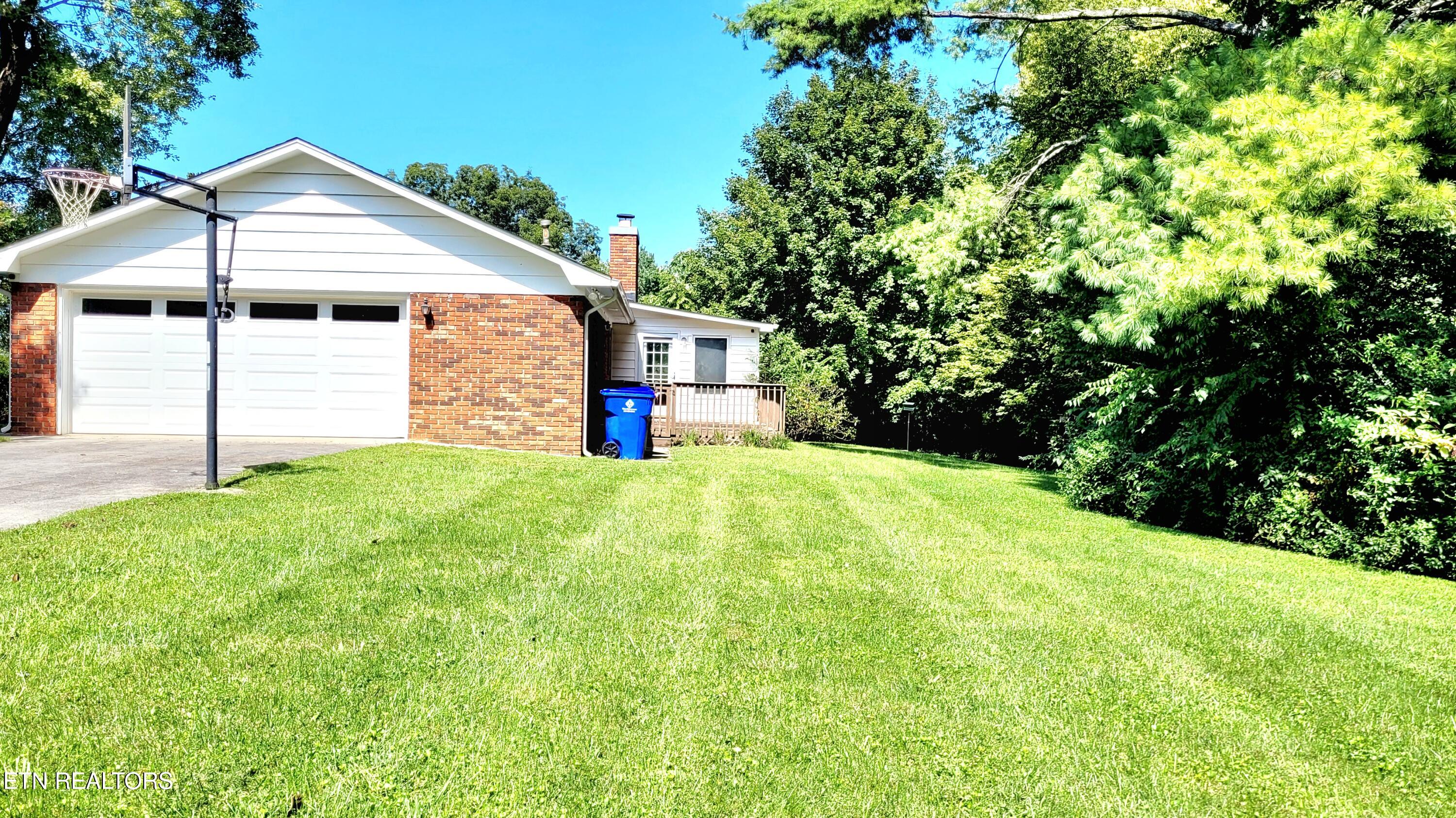 128 Essex Drive Knoxville TN 37922