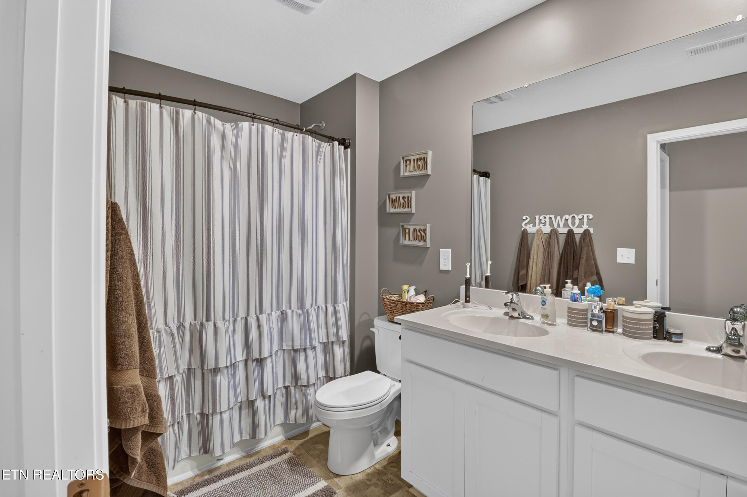 7 Cobblestone Court Clinton TN 37716