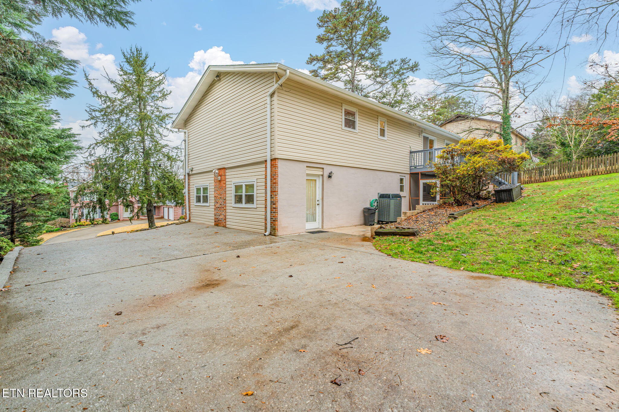 8903 Ormand Lane Knoxville TN 37923