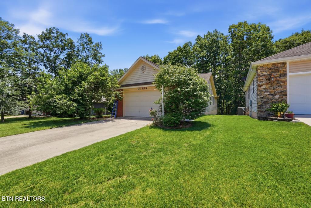 624 Lakeview Drive Crossville TN 38558