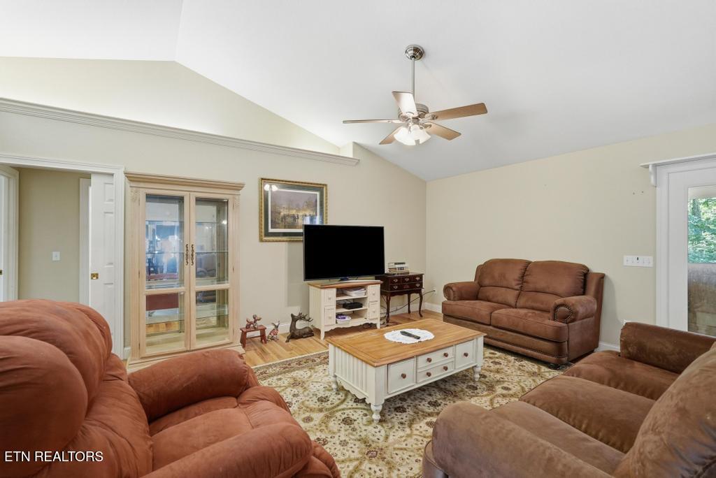 624 Lakeview Drive Crossville TN 38558