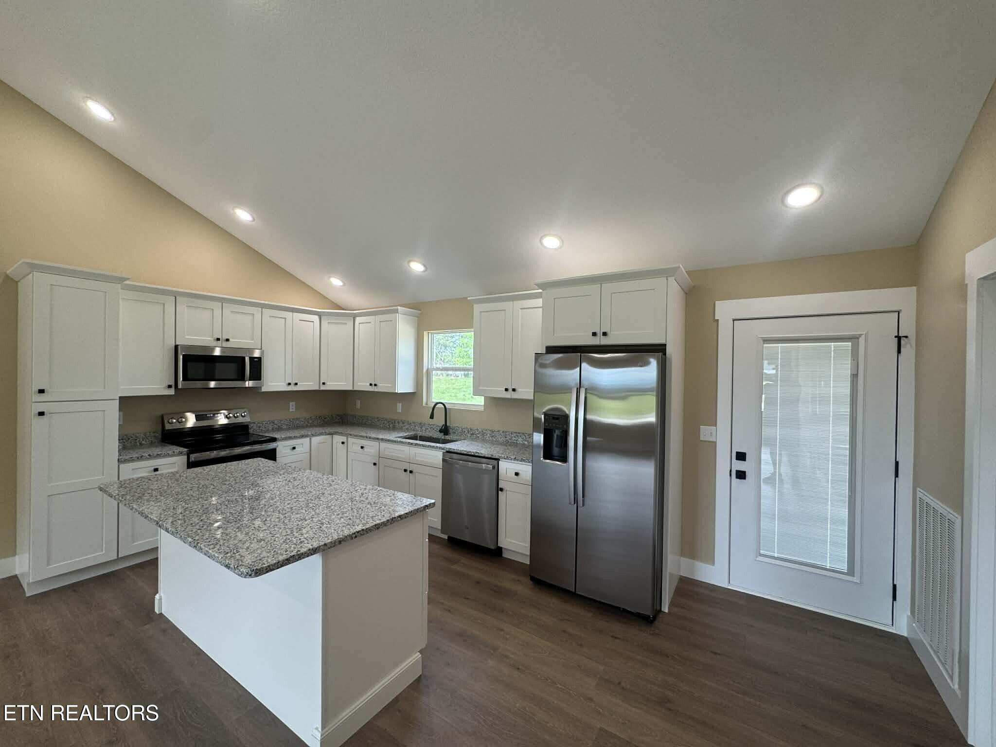 273 Hill Loop Madisonville TN 37354