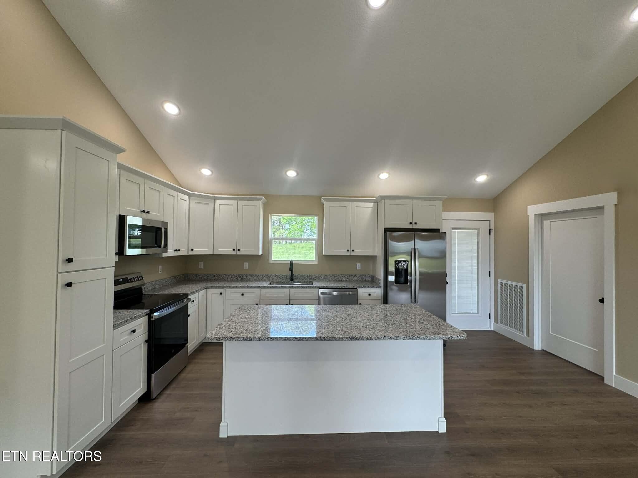 273 Hill Loop Madisonville TN 37354