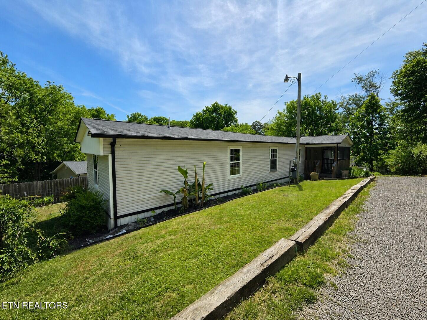 221 Elm Grove Street Loudon TN 37774