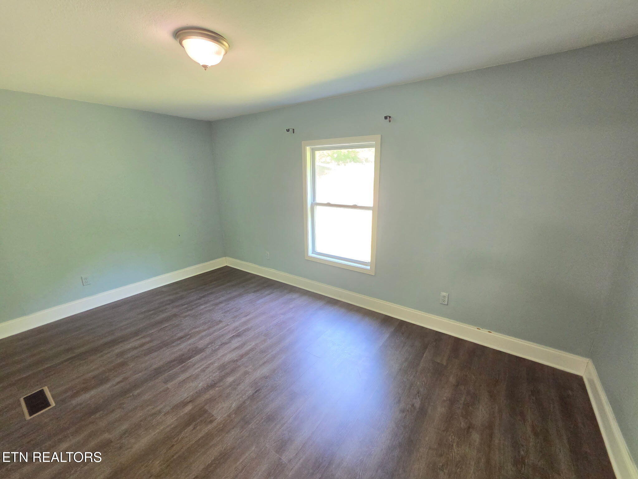 221 Elm Grove Street Loudon TN 37774