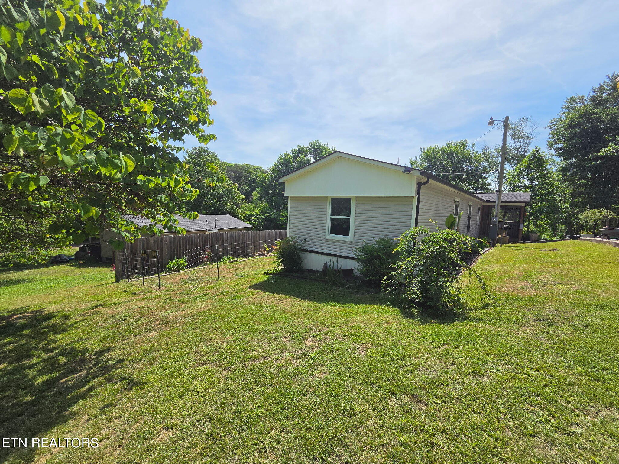 221 Elm Grove Street Loudon TN 37774