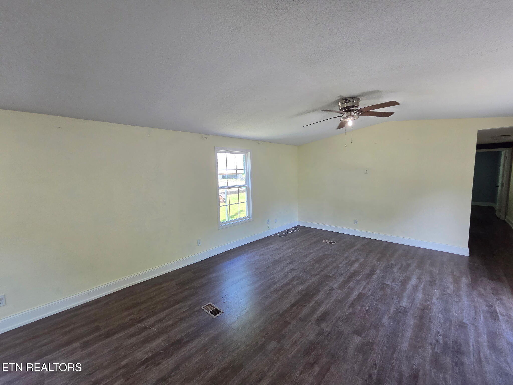 221 Elm Grove Street Loudon TN 37774