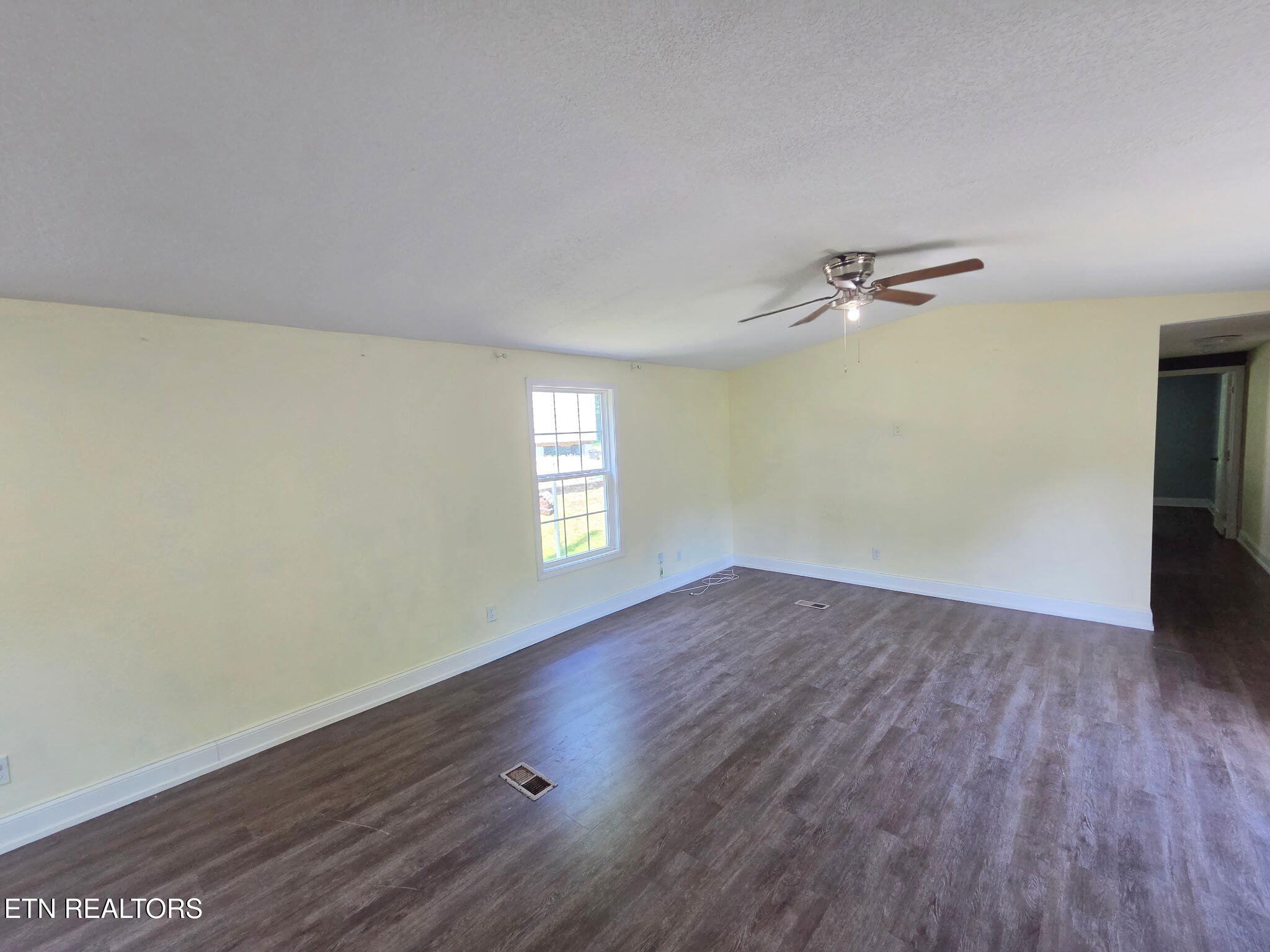221 Elm Grove Street Loudon TN 37774