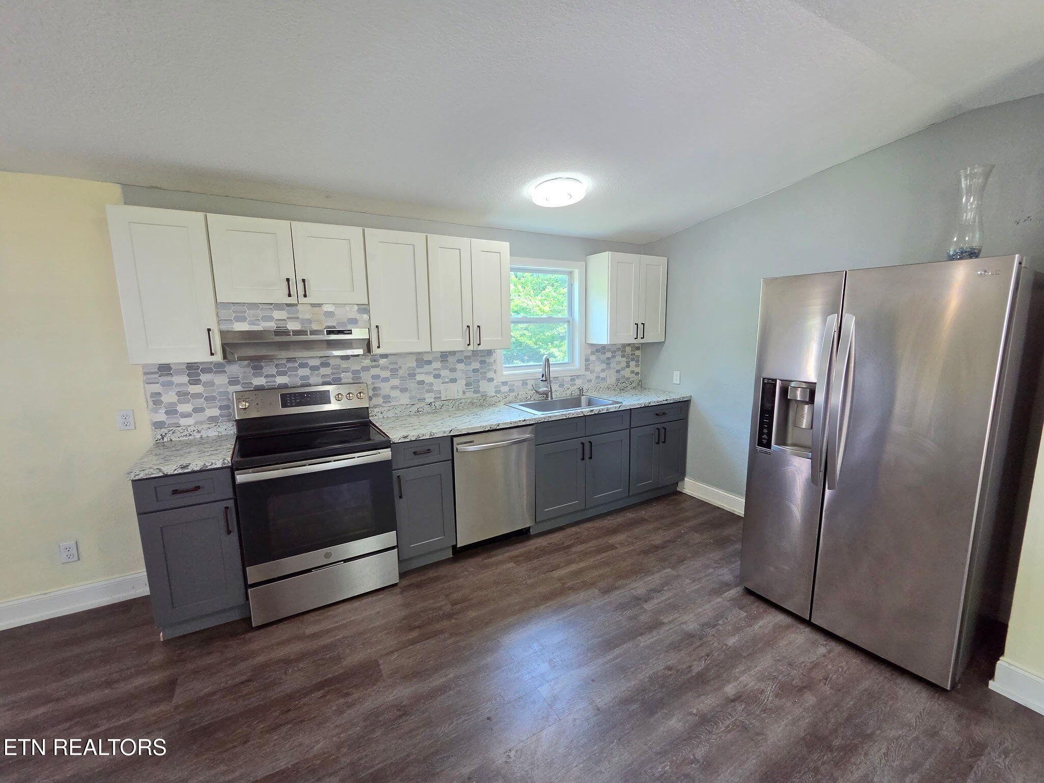 221 Elm Grove Street Loudon TN 37774