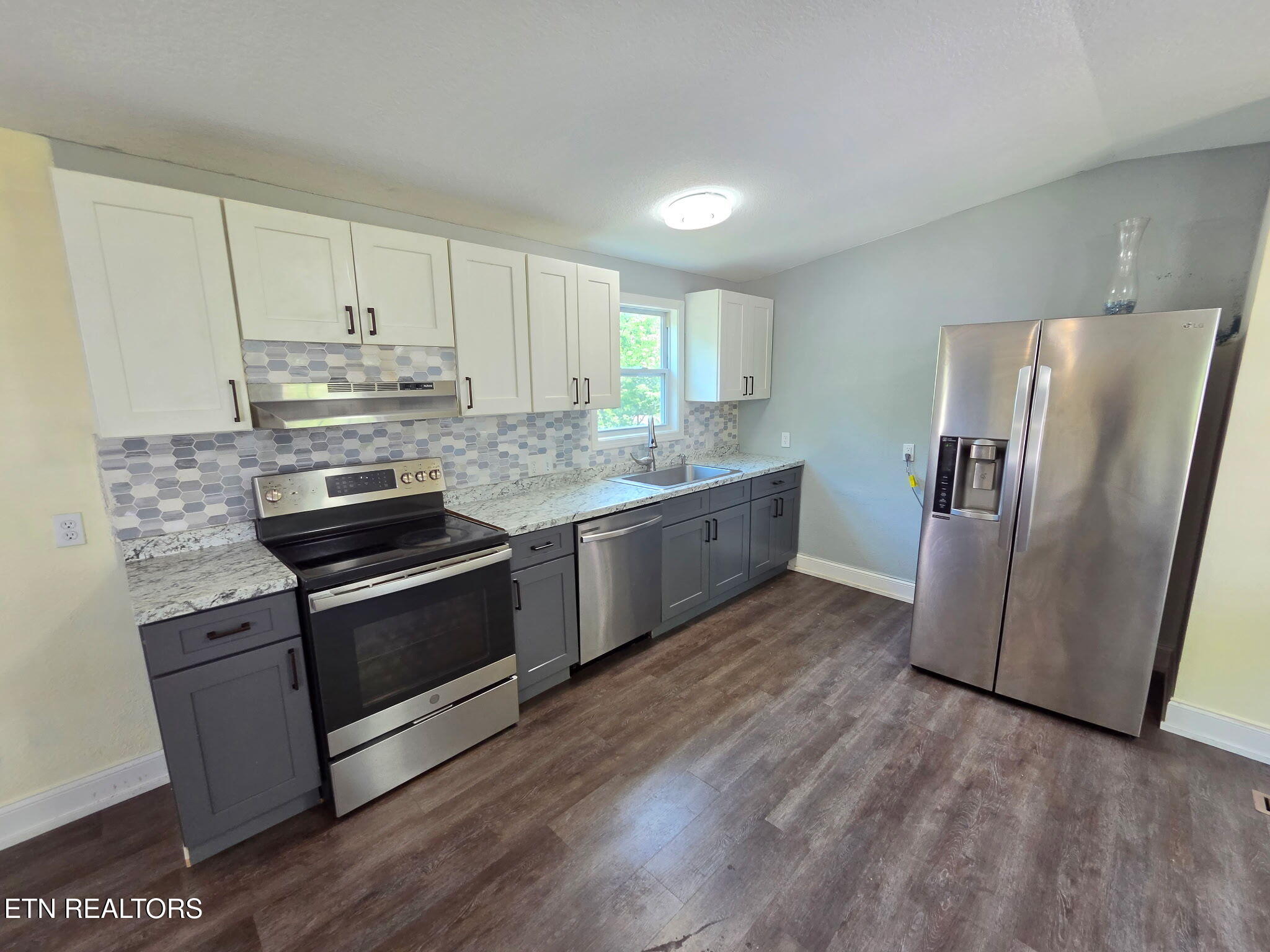 221 Elm Grove Street Loudon TN 37774