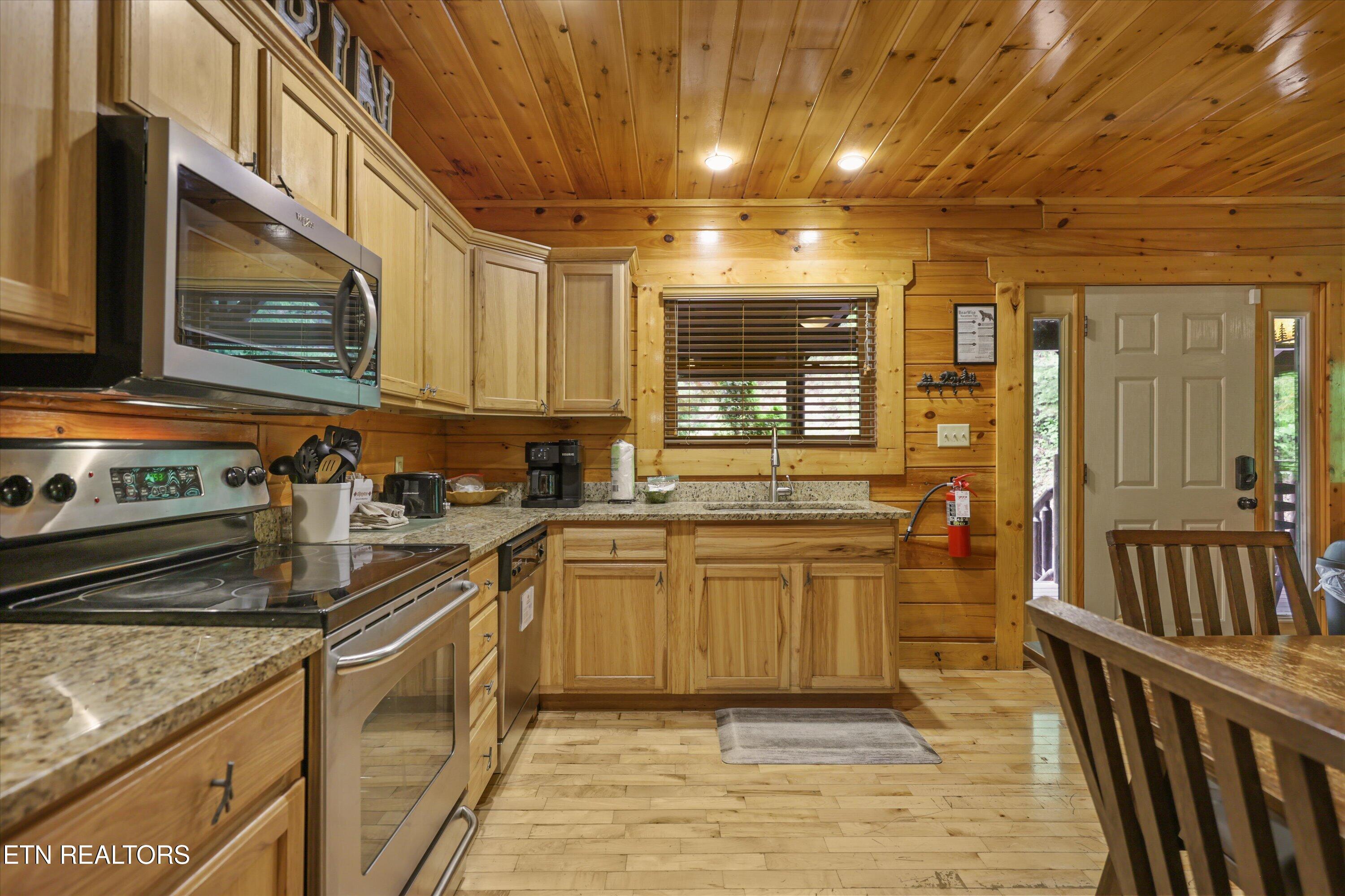 1915 Elk Springs Way Gatlinburg TN 37738