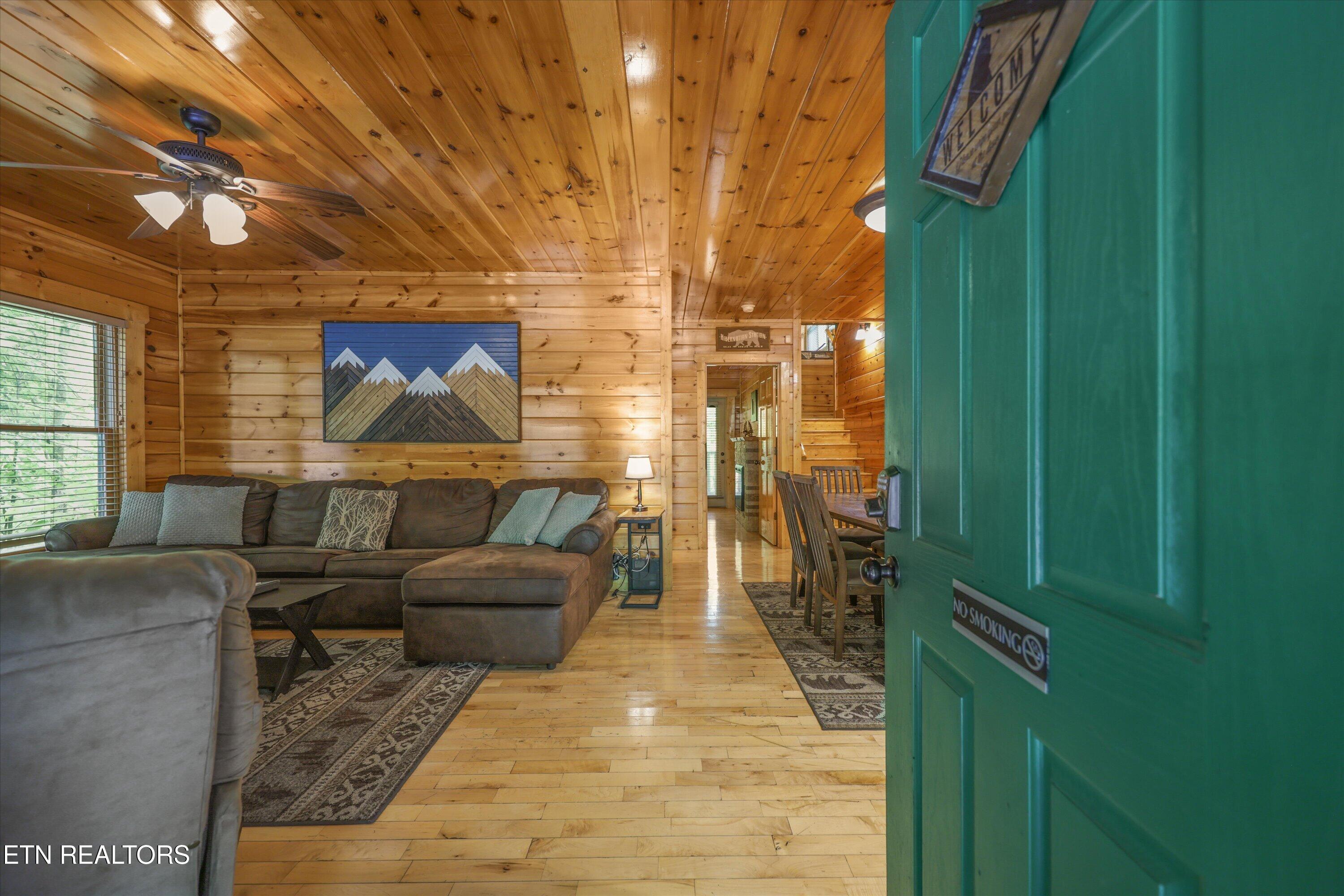 1915 Elk Springs Way Gatlinburg TN 37738