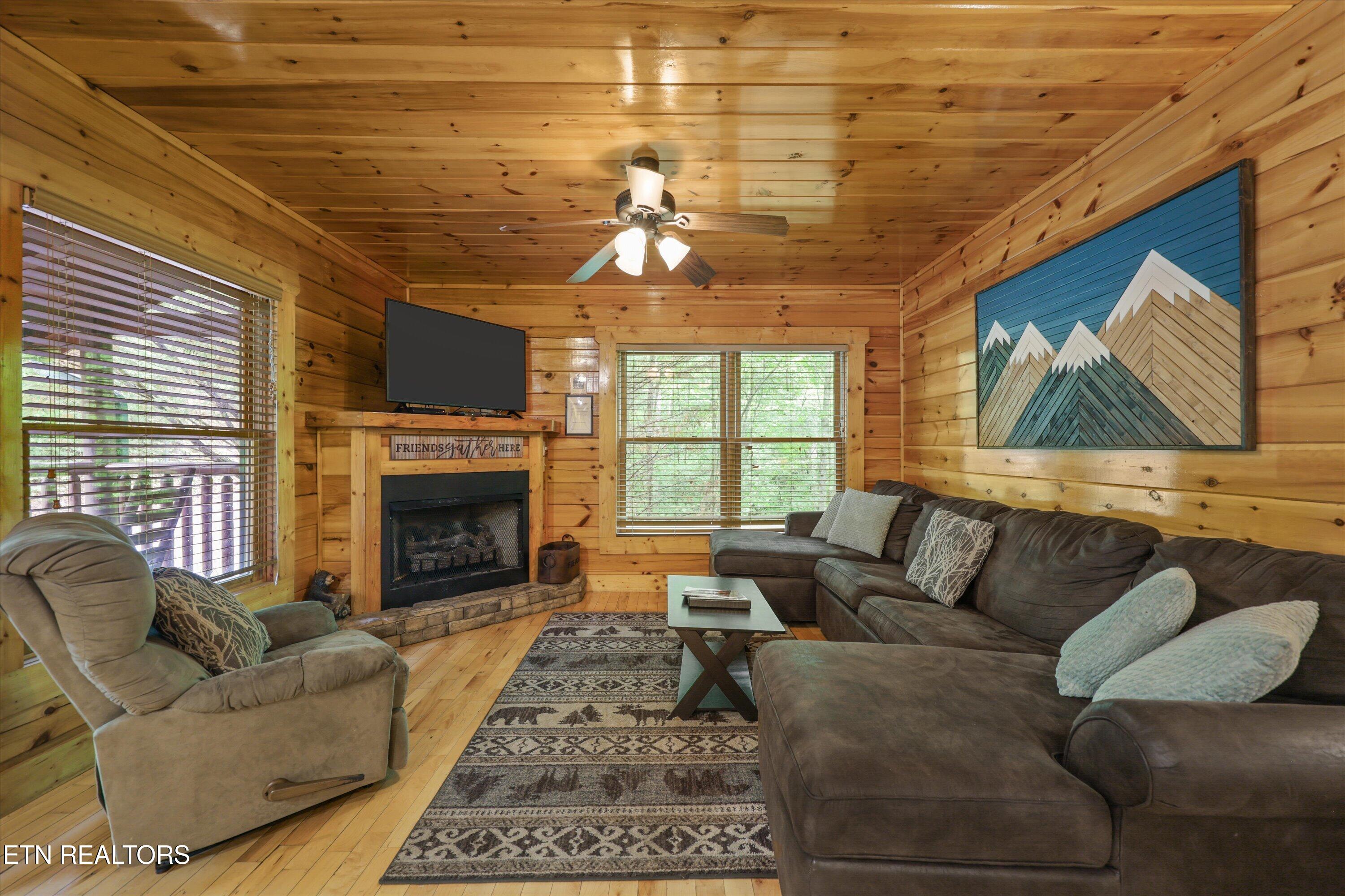 1915 Elk Springs Way Gatlinburg TN 37738