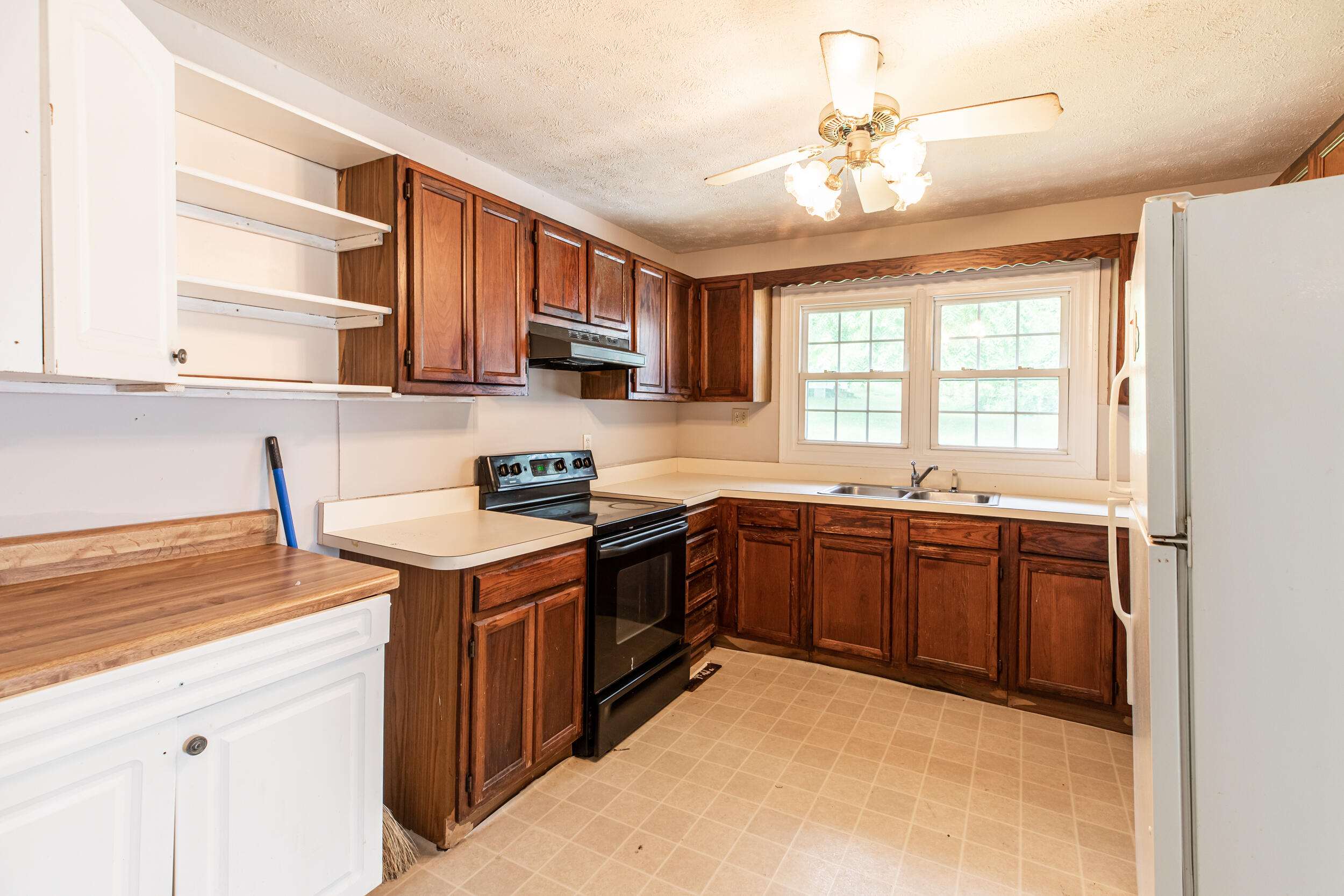606 S 13th Street Lafollette TN 37766