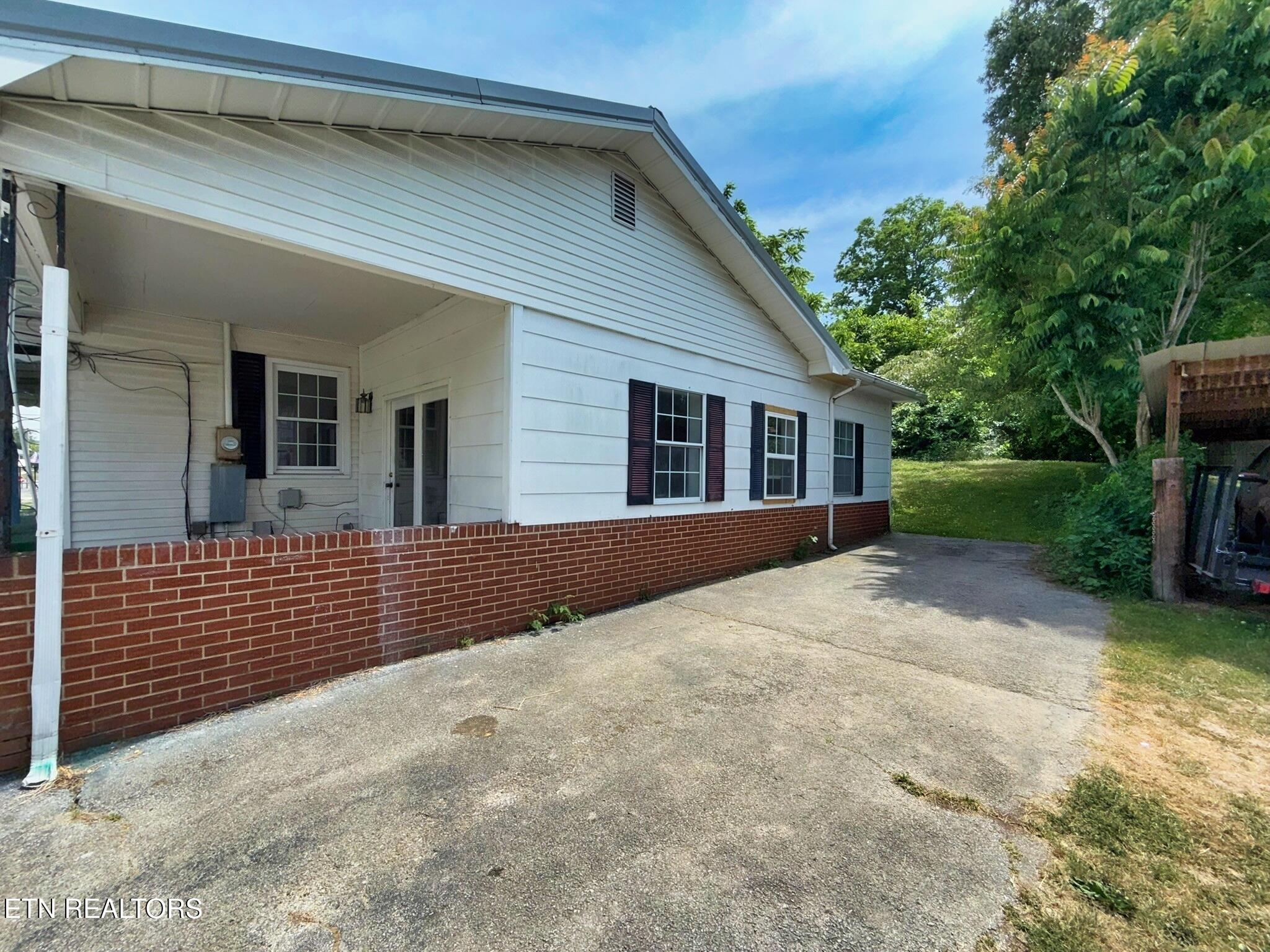 606 S 13th Street Lafollette TN 37766