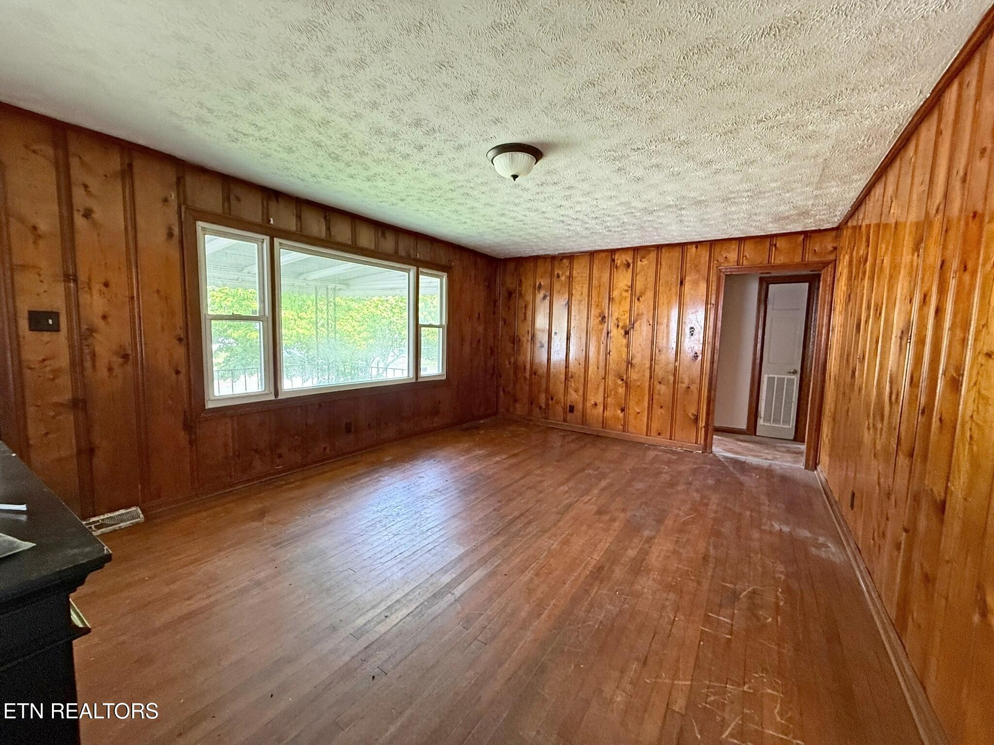 606 S 13th Street Lafollette TN 37766
