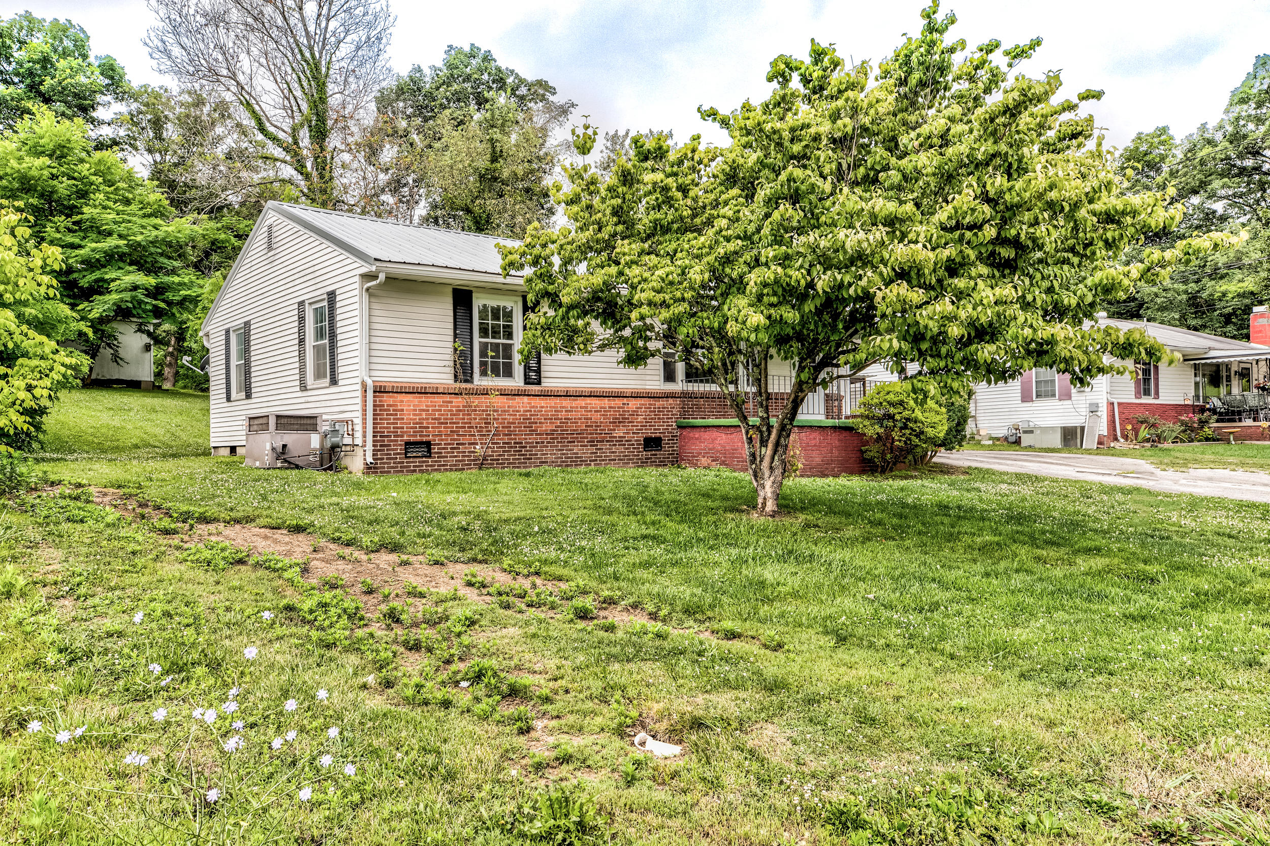 606 S 13th Street Lafollette TN 37766