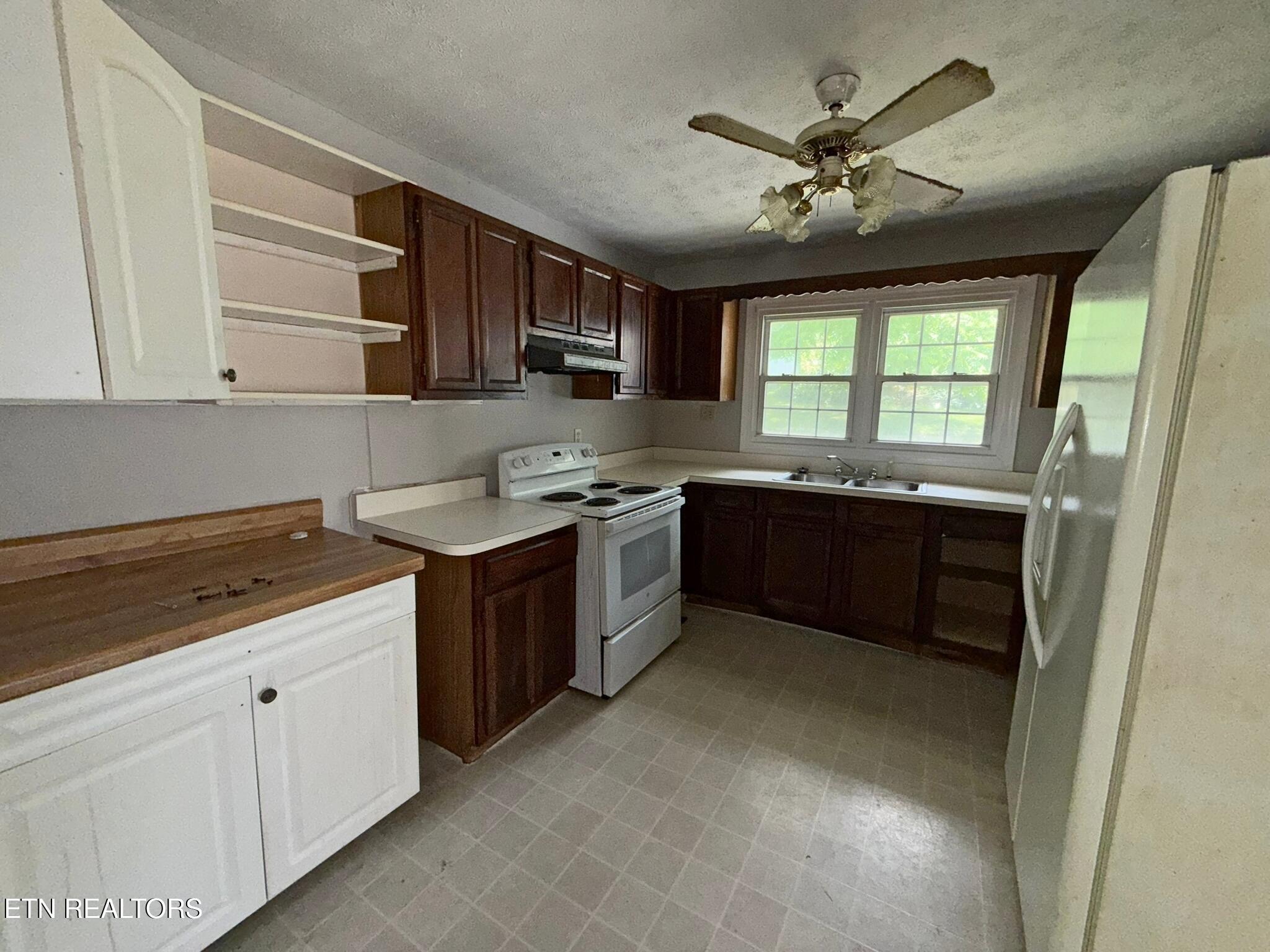 606 S 13th Street Lafollette TN 37766