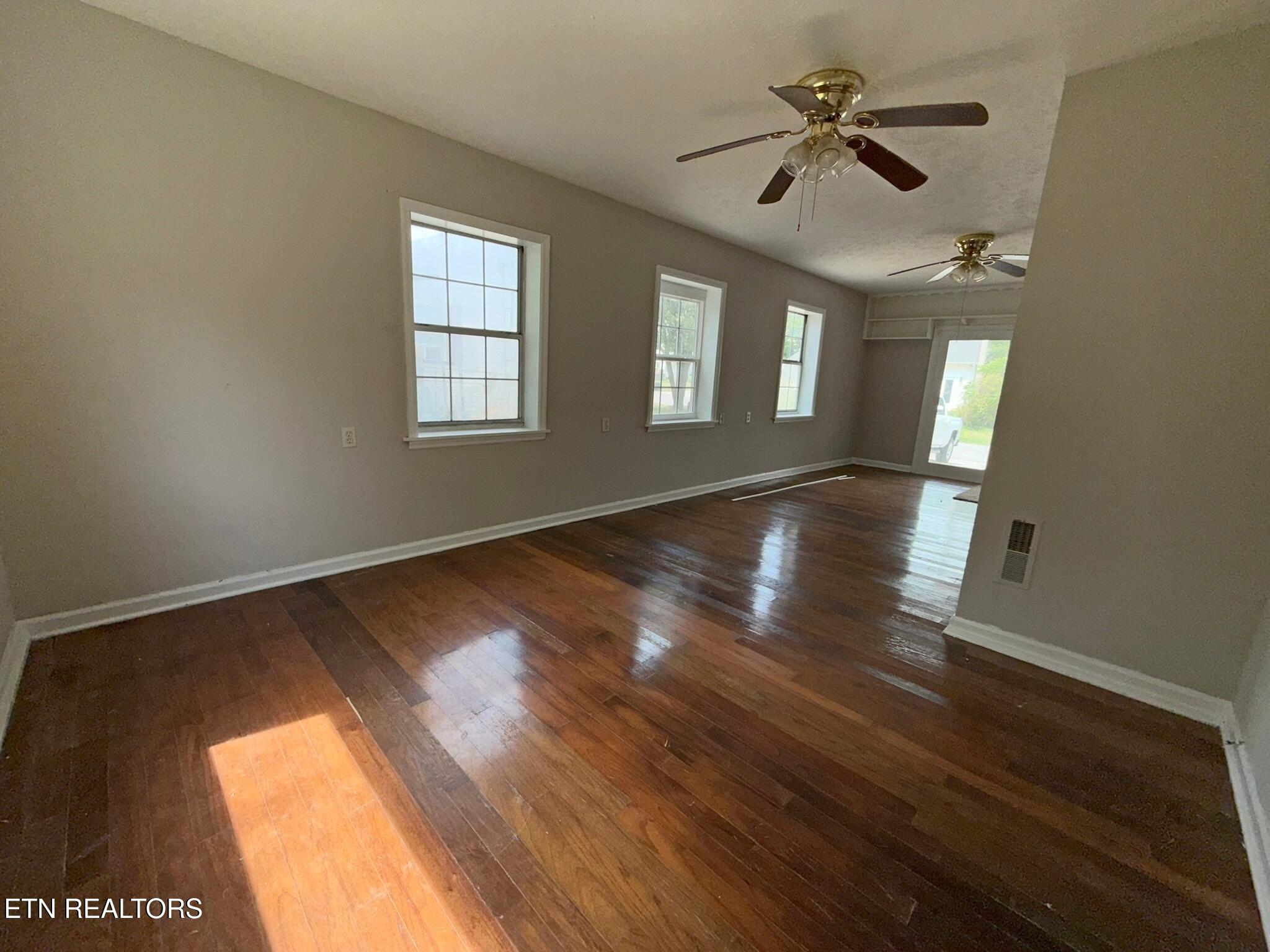 606 S 13th Street Lafollette TN 37766