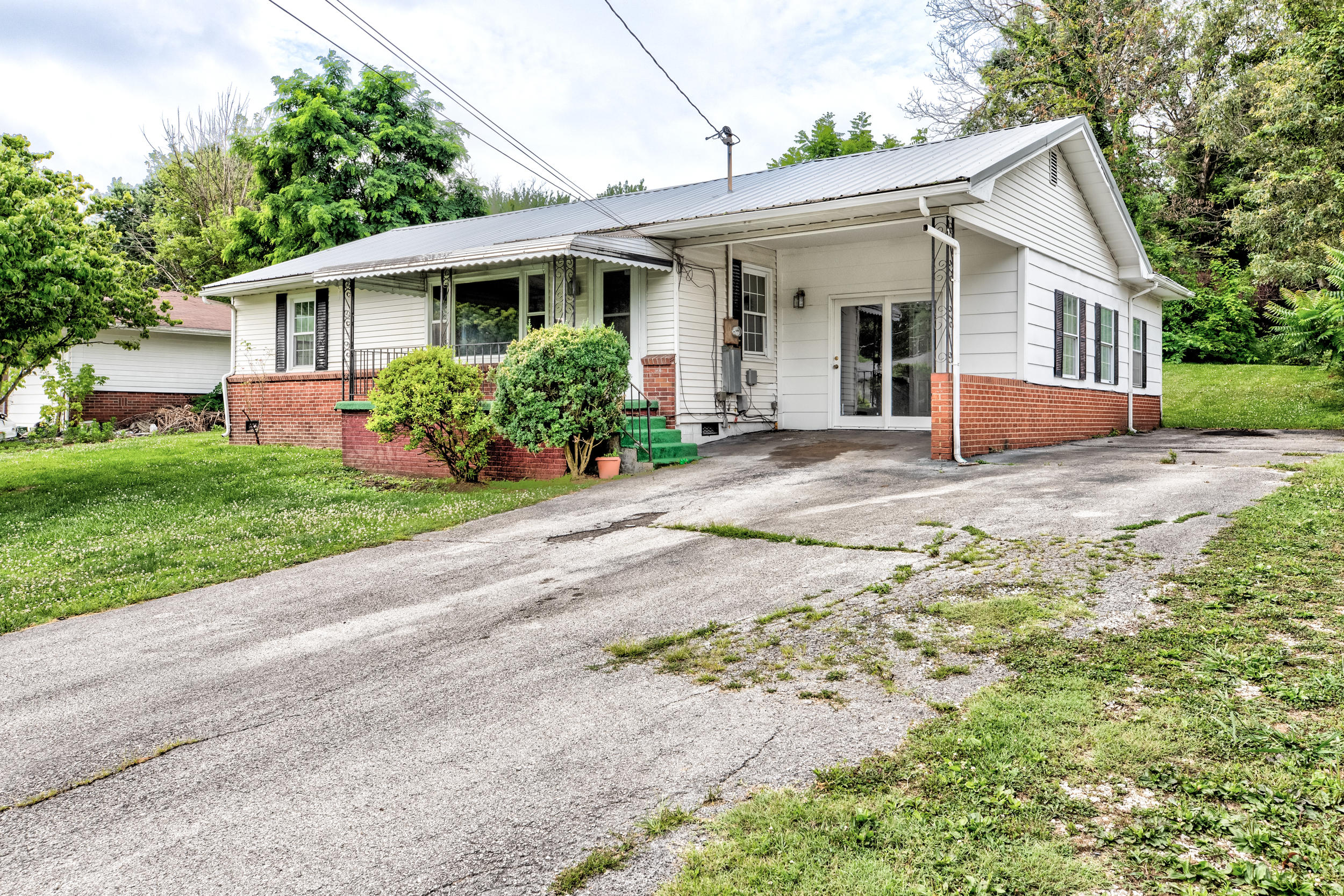 606 S 13th Street Lafollette TN 37766