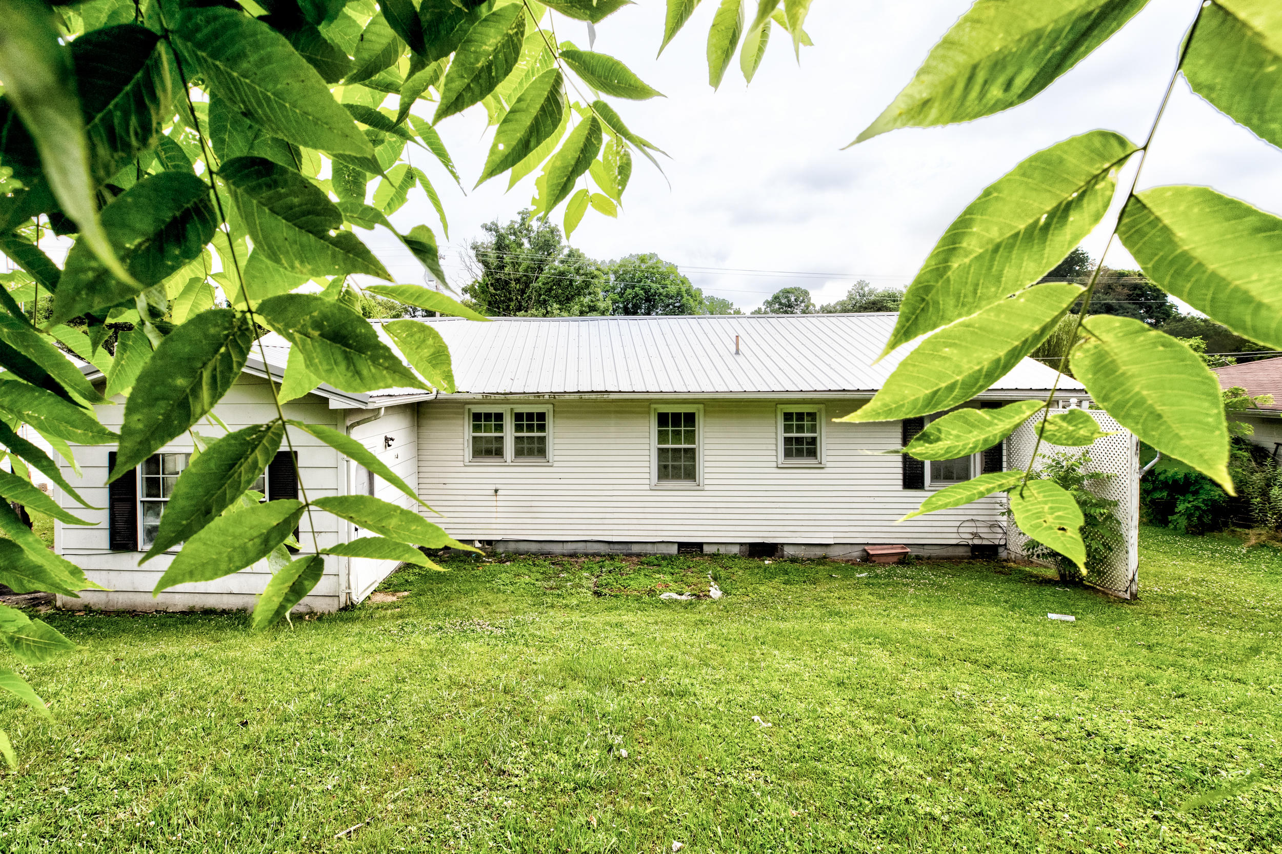 606 S 13th Street Lafollette TN 37766