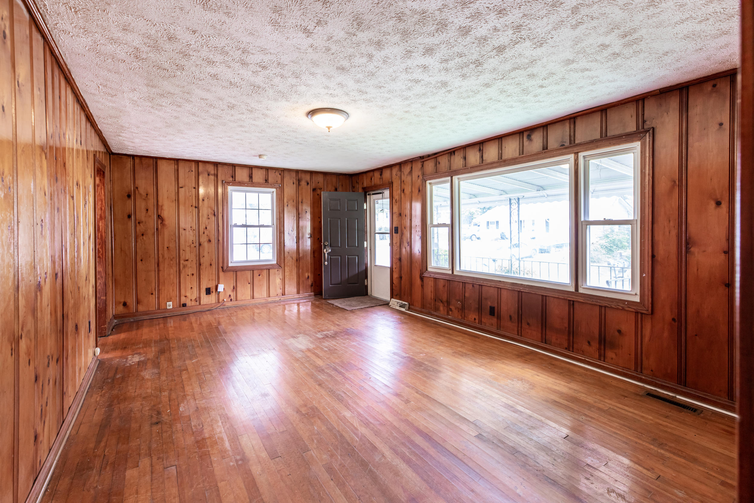 606 S 13th Street Lafollette TN 37766
