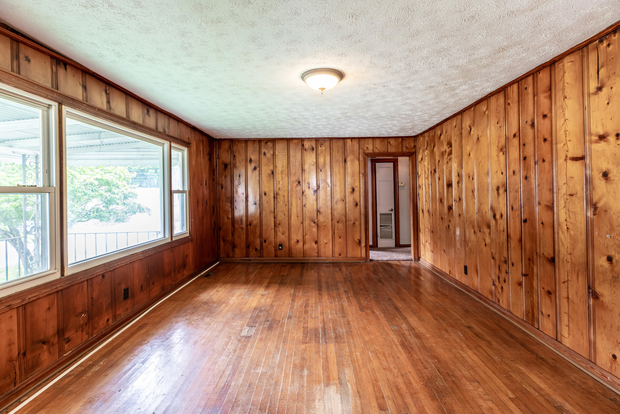 606 S 13th Street Lafollette TN 37766