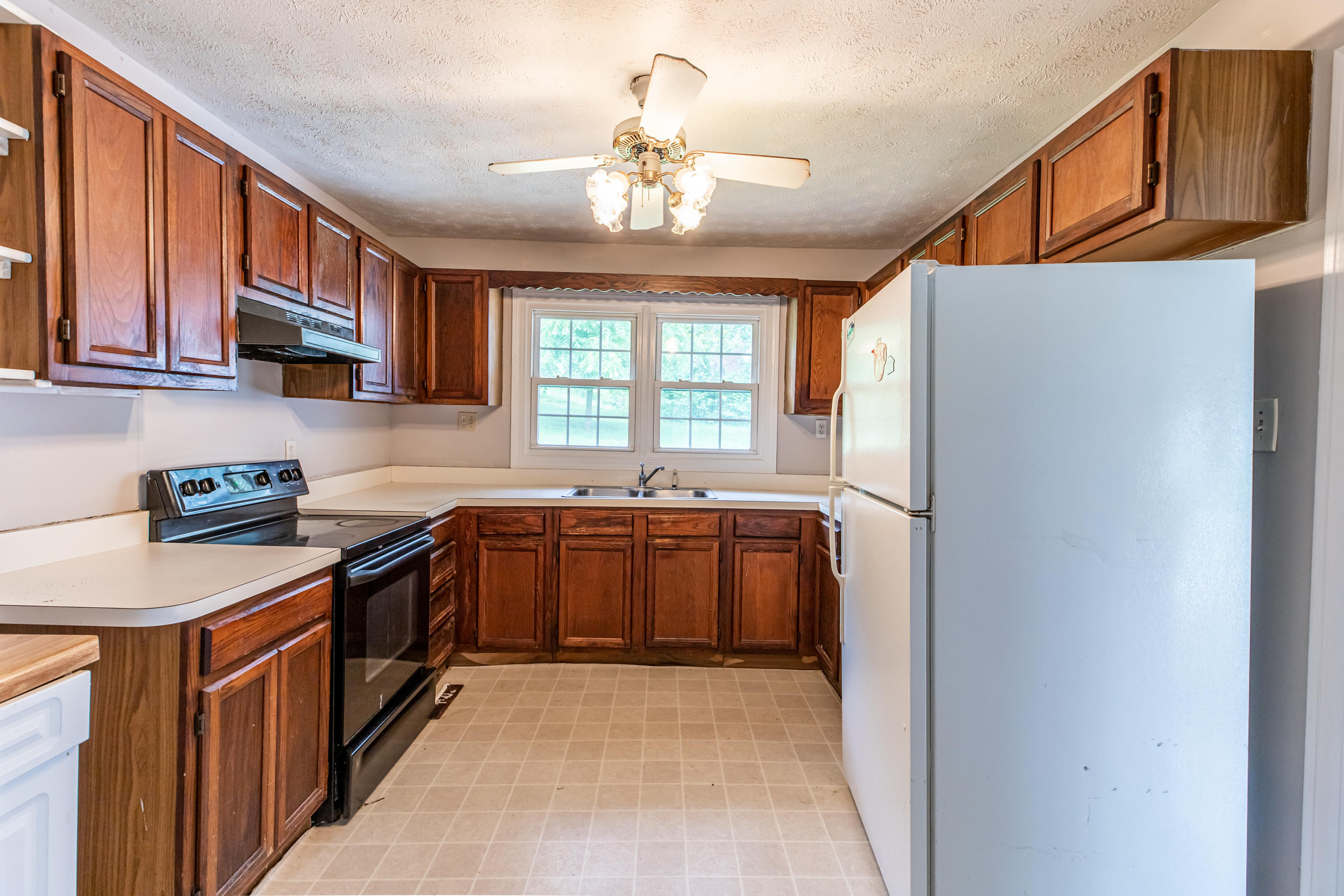 606 S 13th Street Lafollette TN 37766