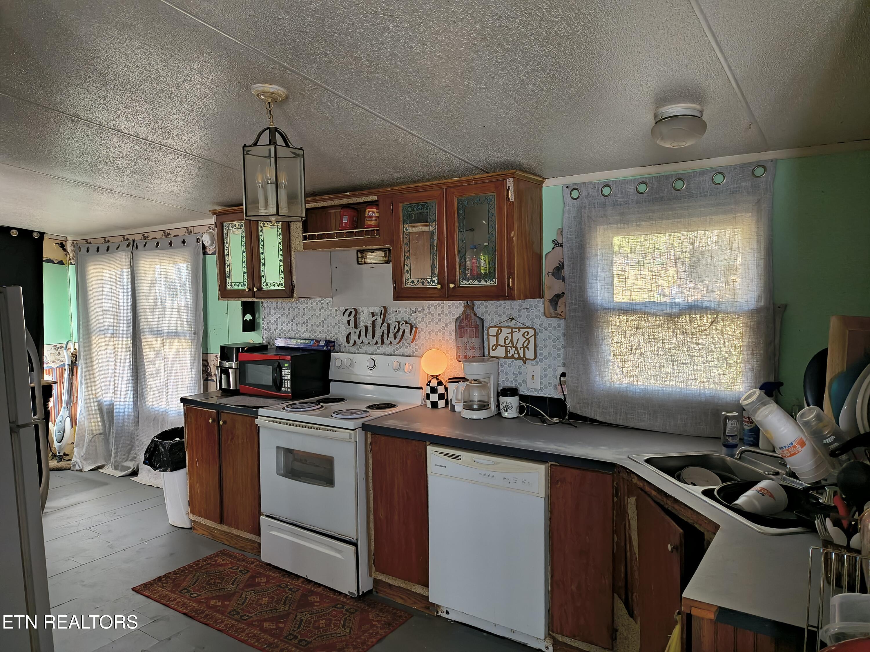134 Skyview Road Speedwell TN 37870