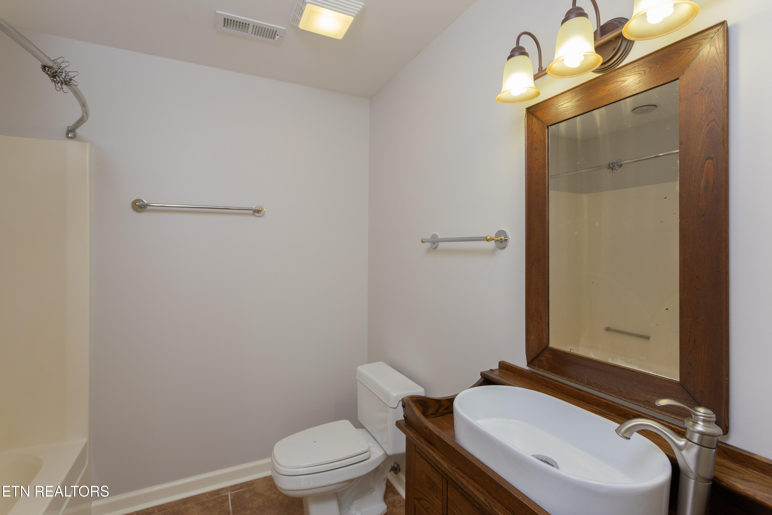3445 Commodore Point Knoxville TN 37922