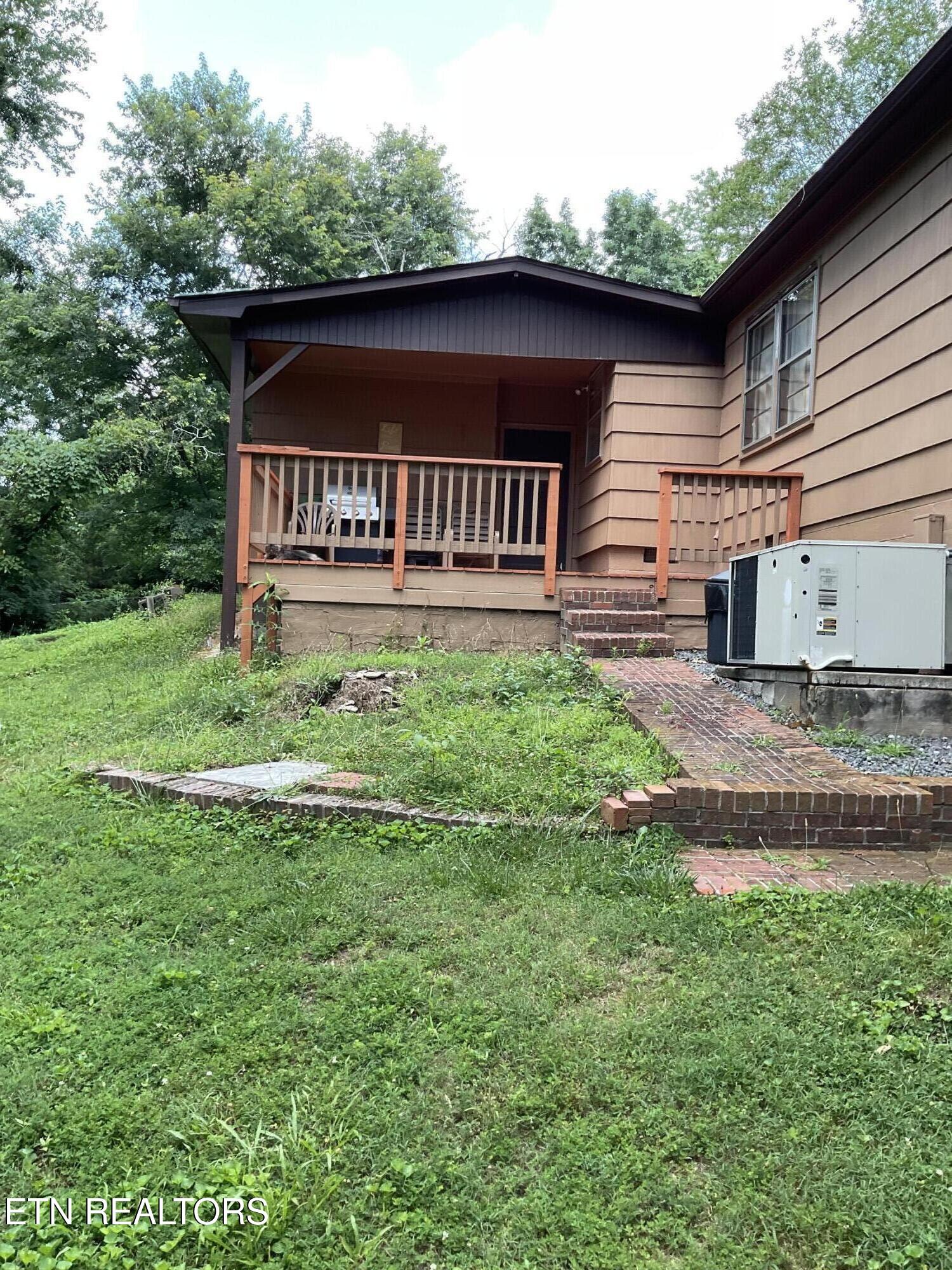 5511 S Briscoe Circle Knoxville TN 37912