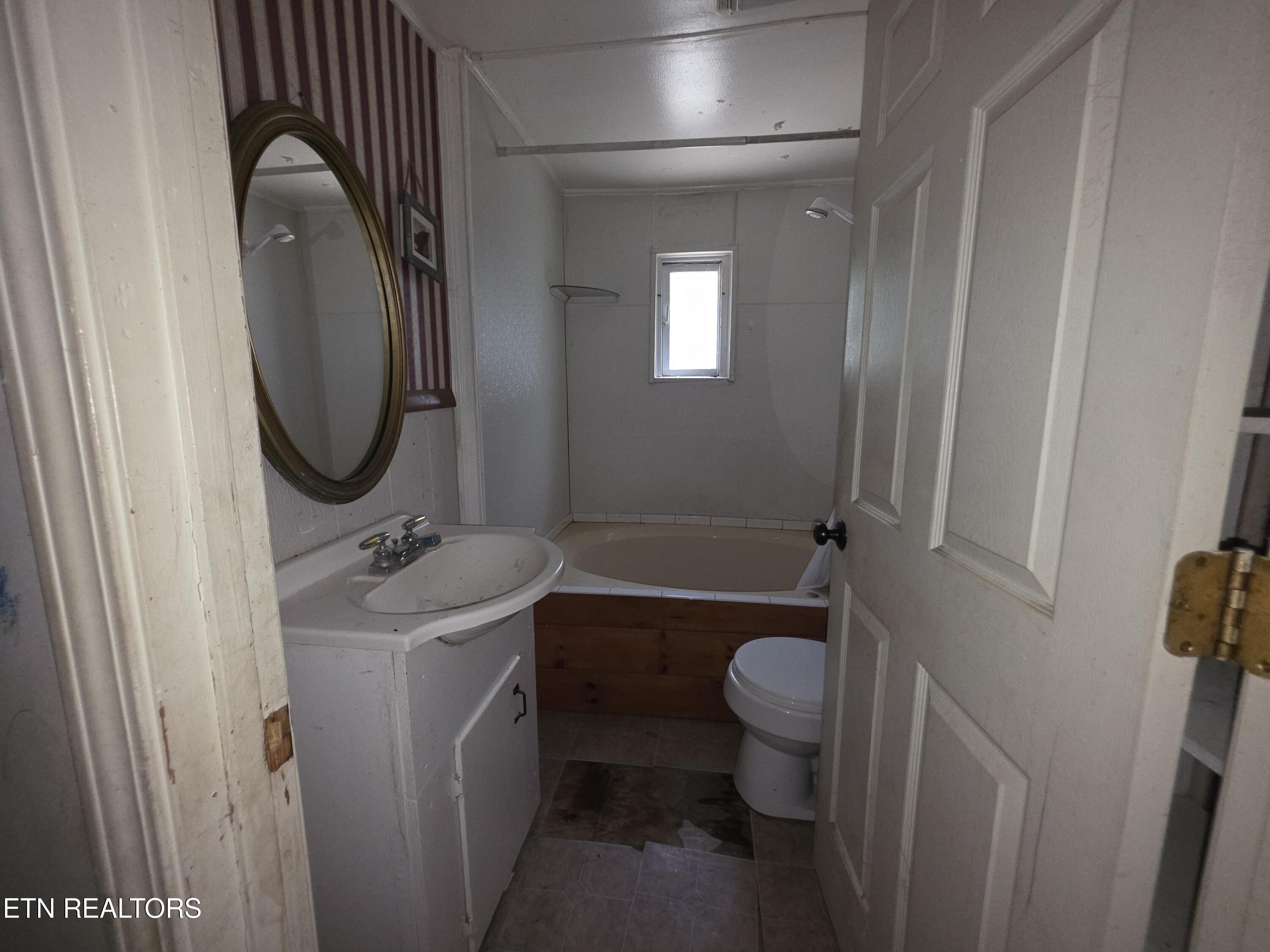 1101 Beardshire Street Sweetwater TN 37874