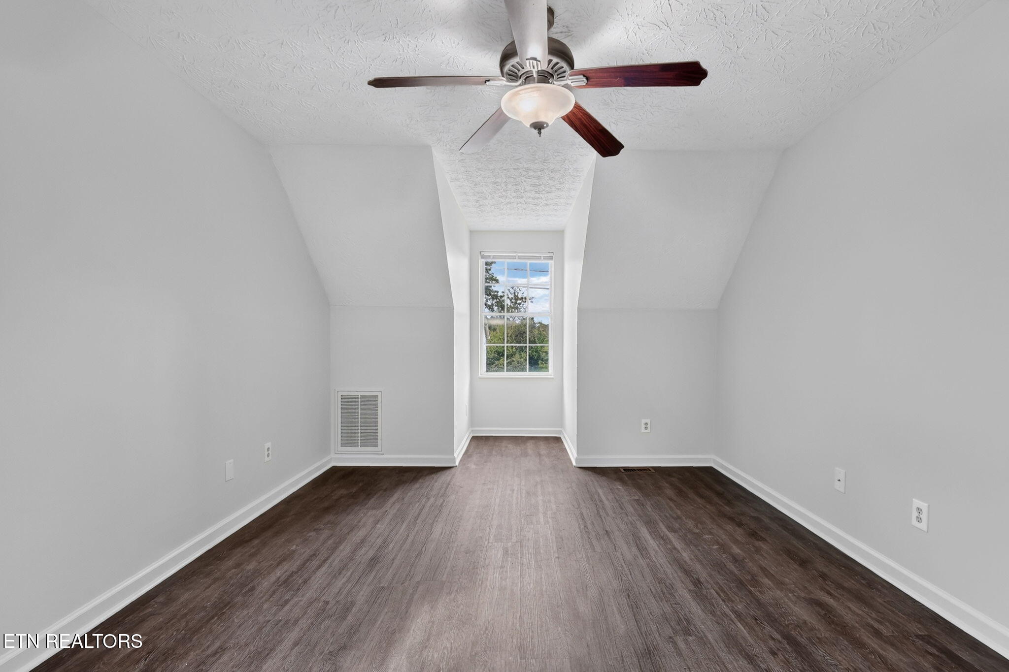 2319 Crestpark Road Knoxville TN 37912