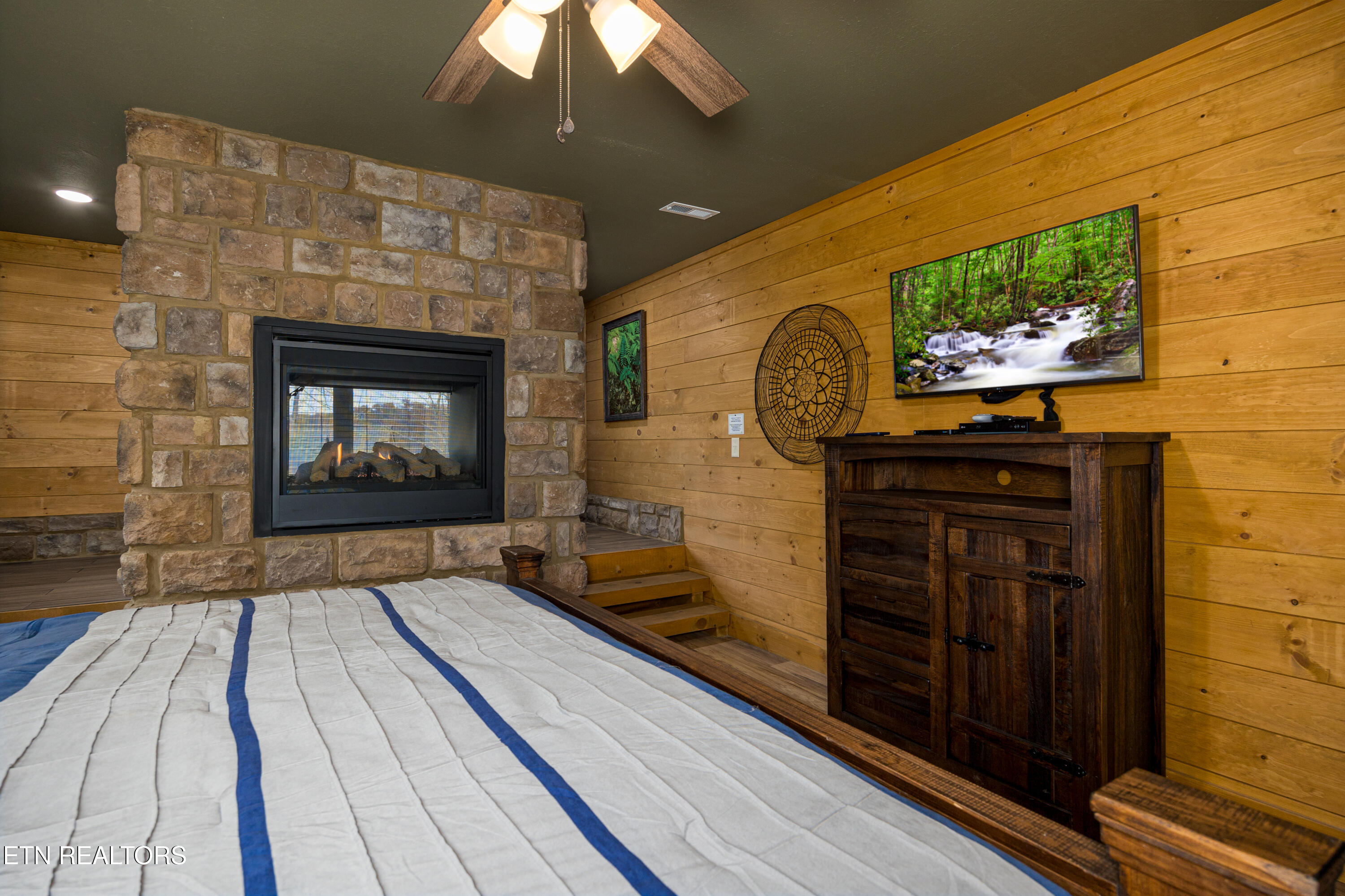 1011 Potters Way Gatlinburg TN 37738