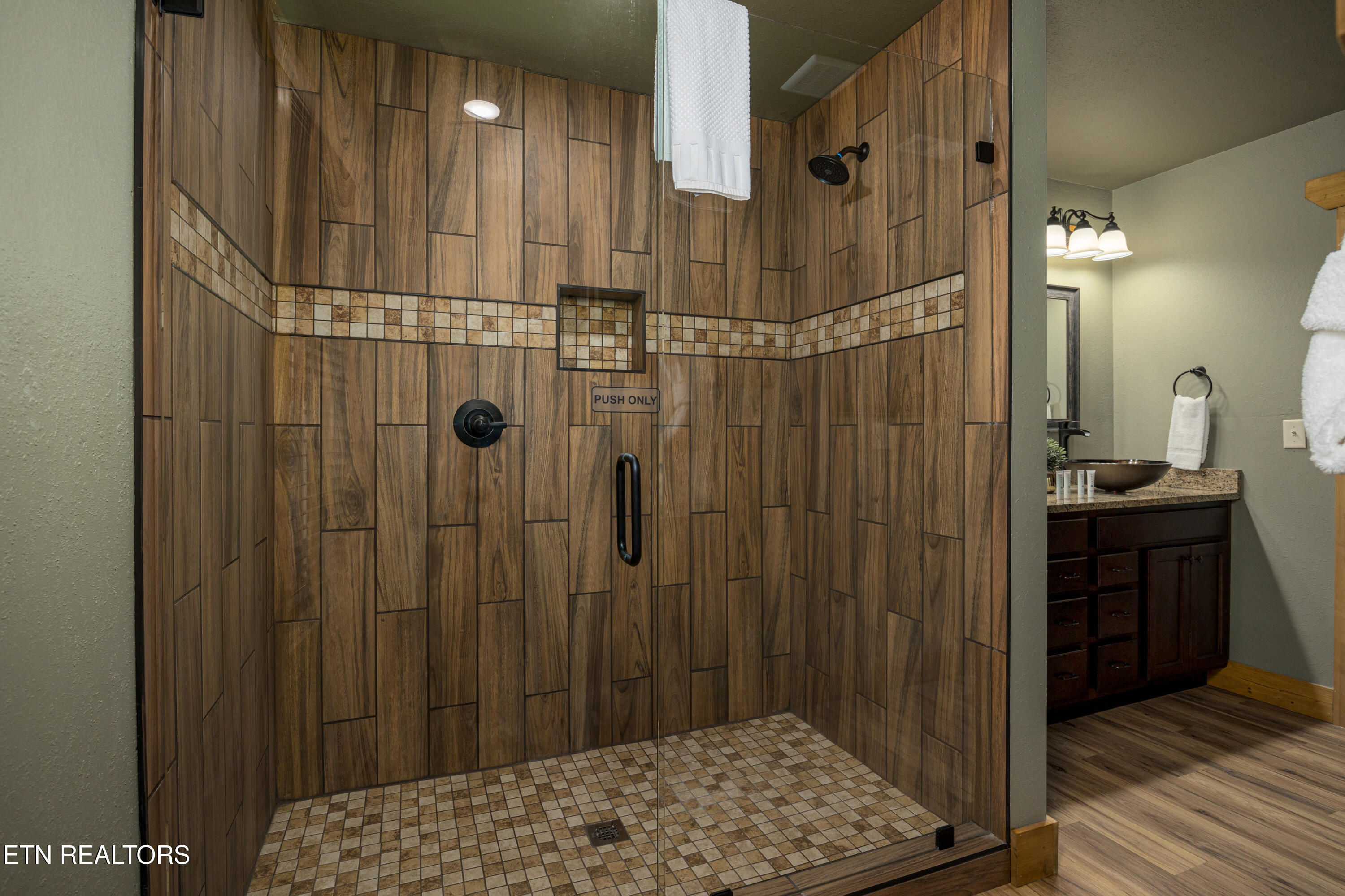 1011 Potters Way Gatlinburg TN 37738