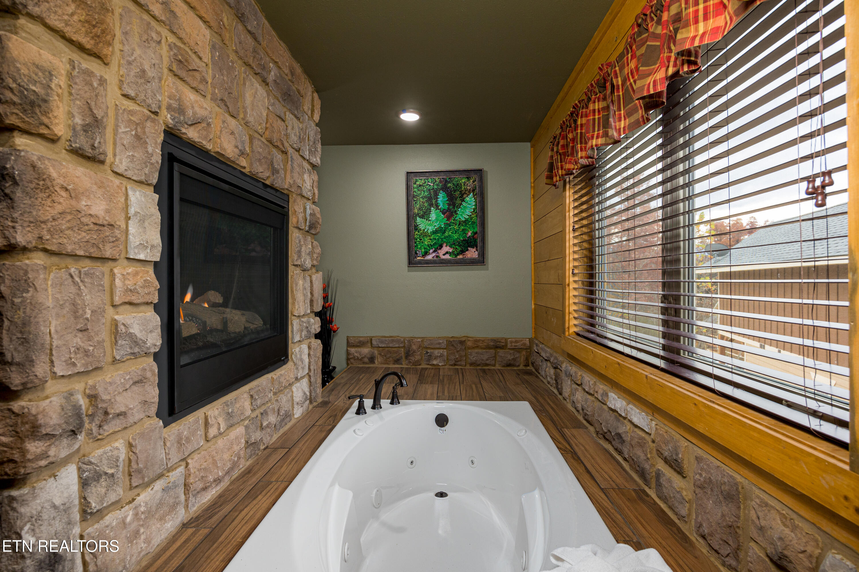 1011 Potters Way Gatlinburg TN 37738