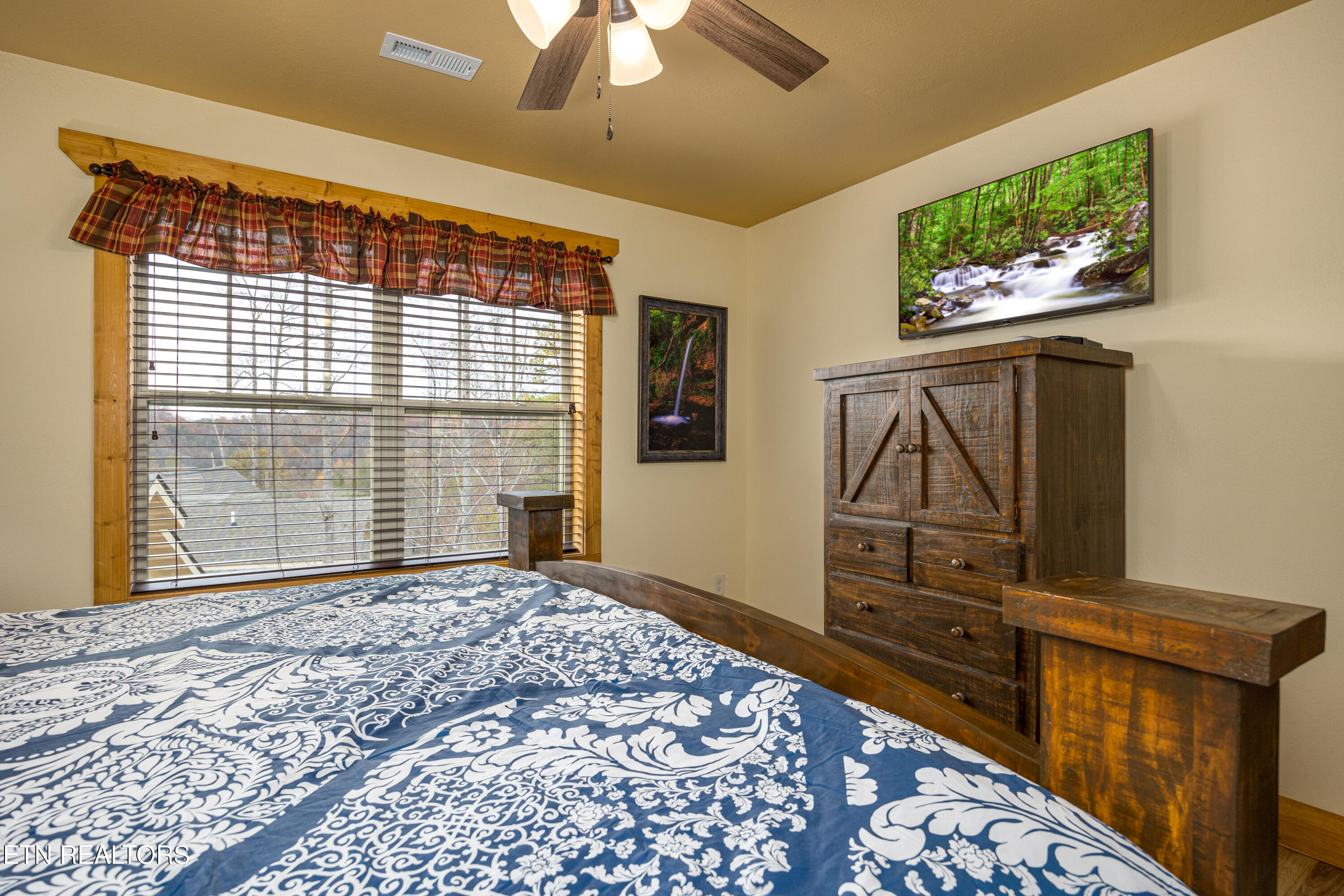 1011 Potters Way Gatlinburg TN 37738