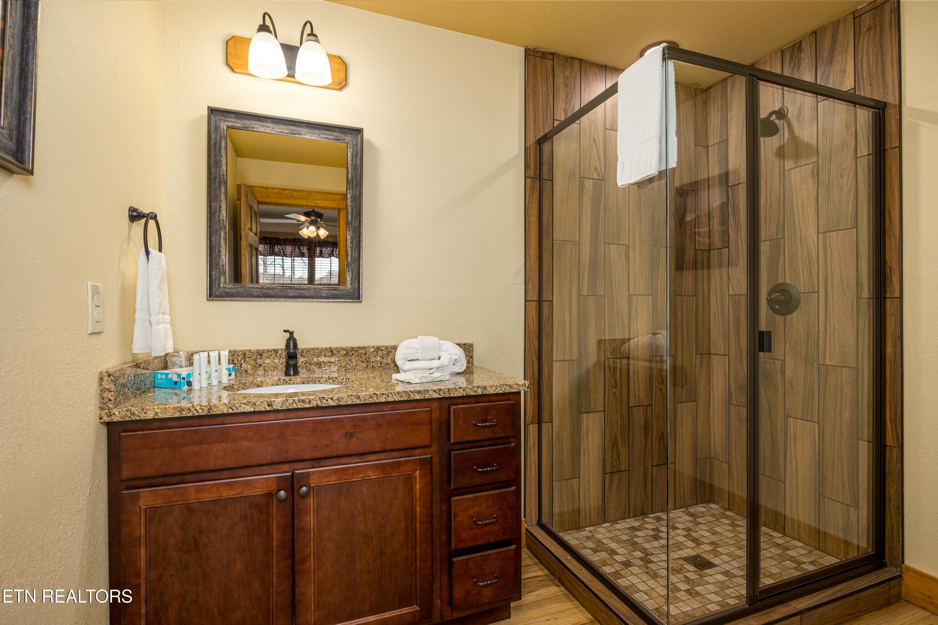 1011 Potters Way Gatlinburg TN 37738