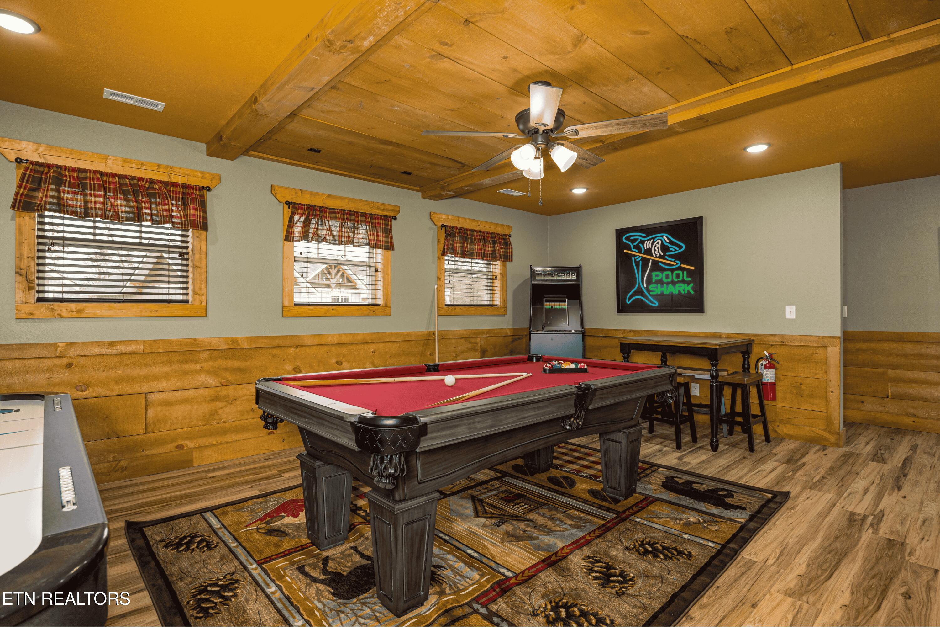 1011 Potters Way Gatlinburg TN 37738