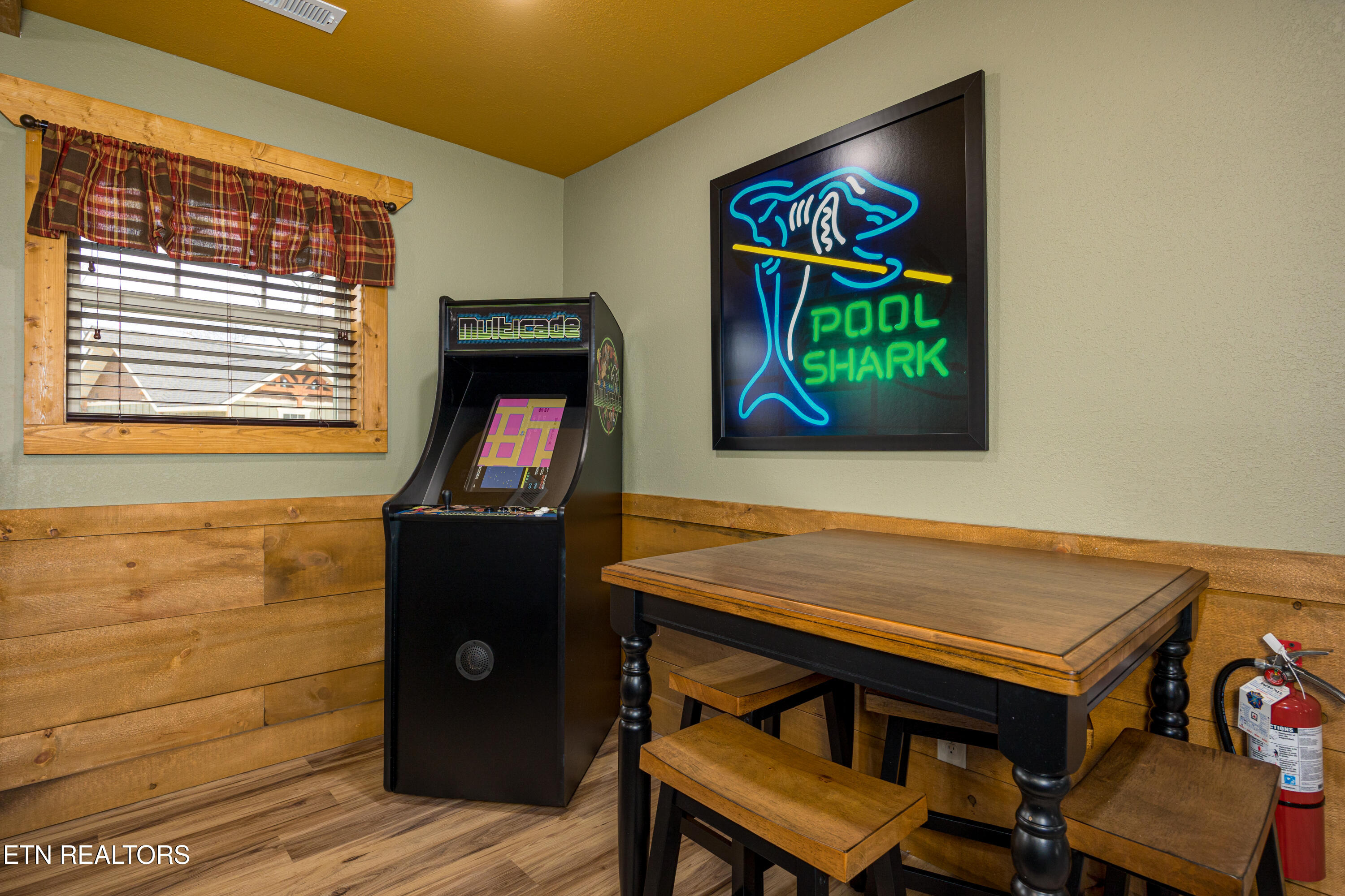 1011 Potters Way Gatlinburg TN 37738