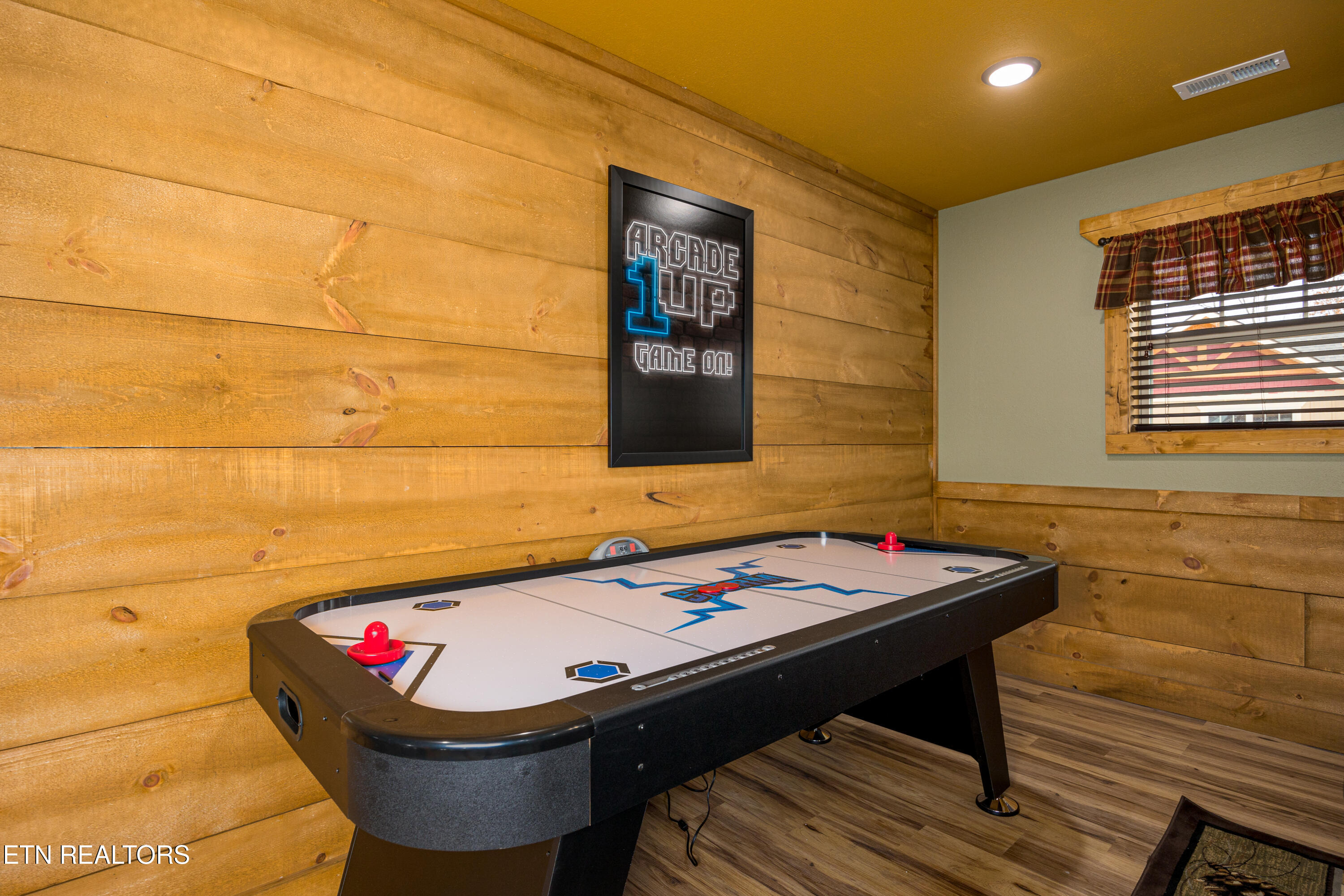 1011 Potters Way Gatlinburg TN 37738