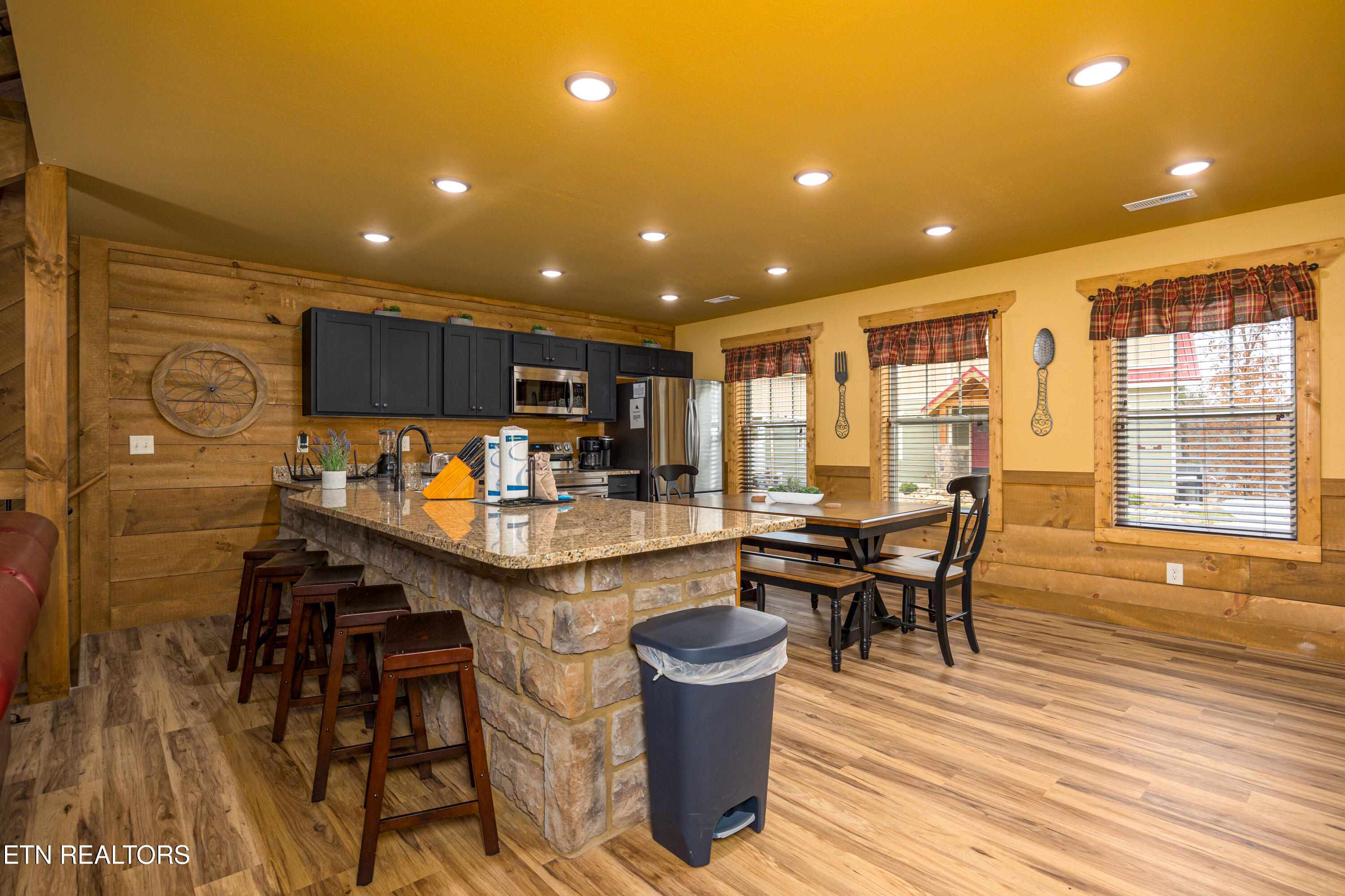 1011 Potters Way Gatlinburg TN 37738