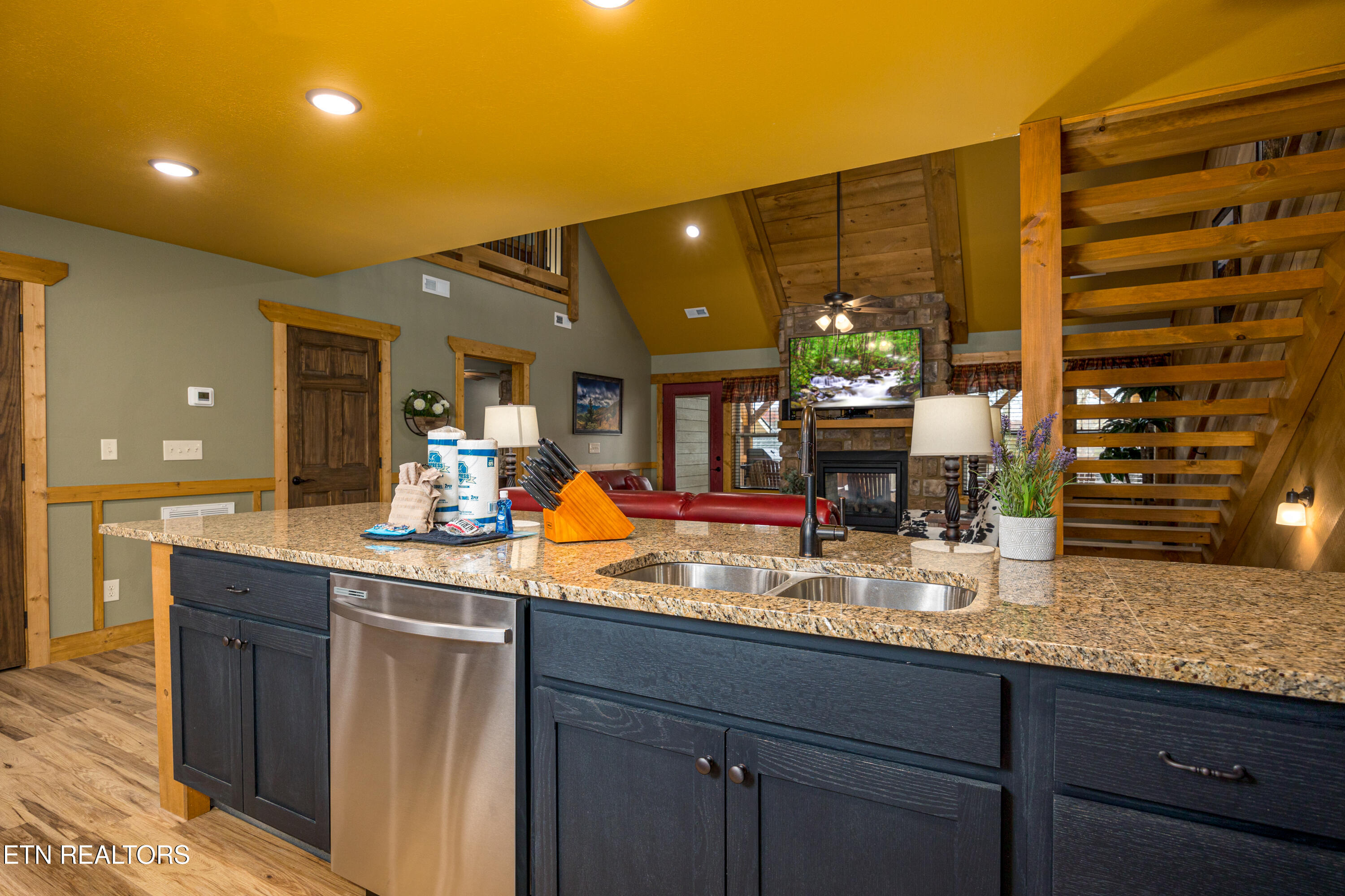 1011 Potters Way Gatlinburg TN 37738