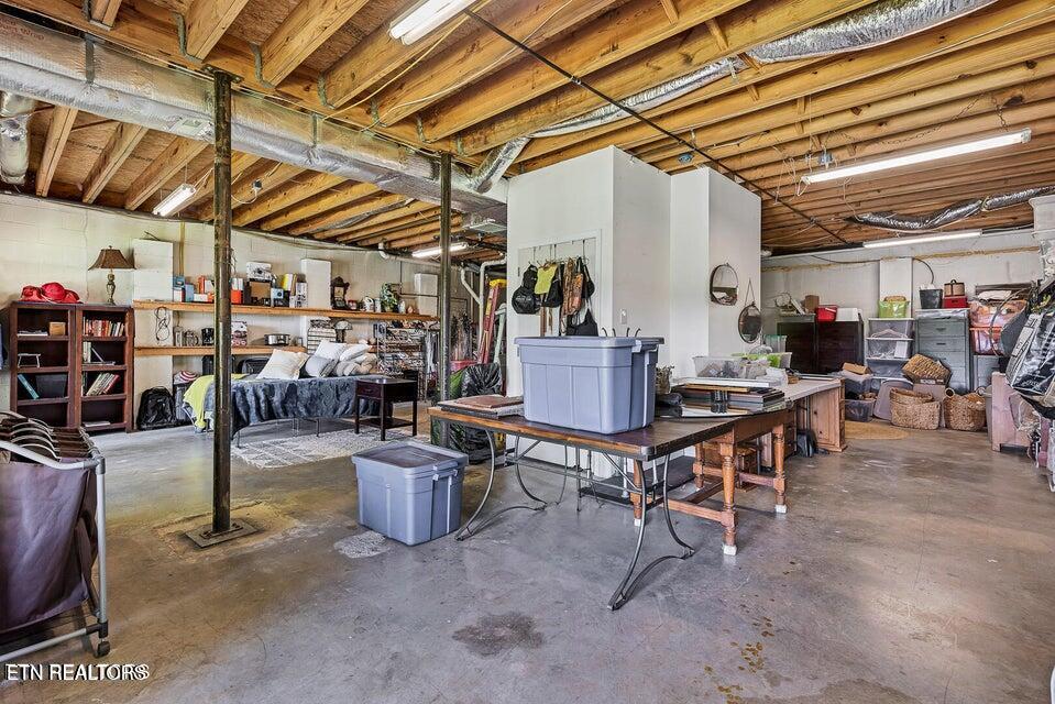 3560 Old Lowe's Ferry Road Louisville TN 37777