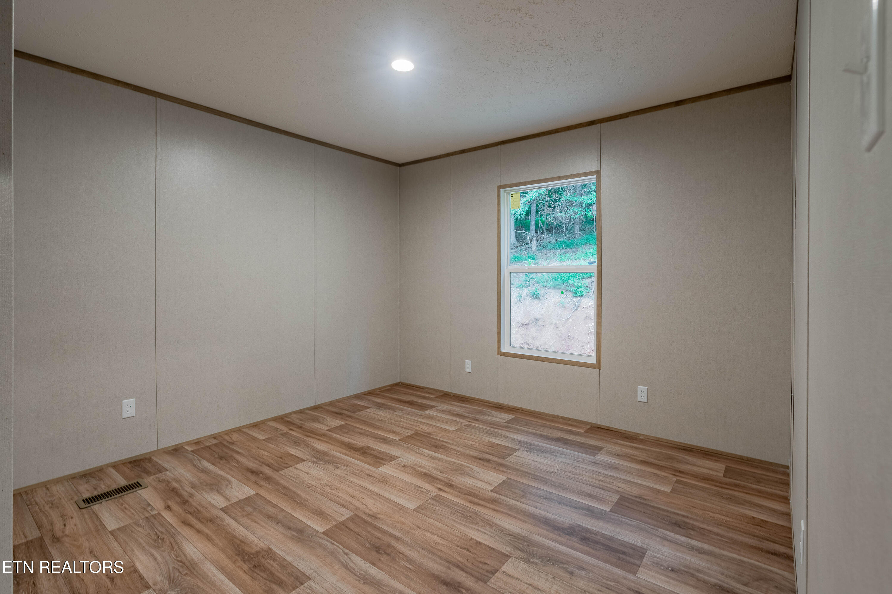 120 Dennis Drive Kingston TN 37763
