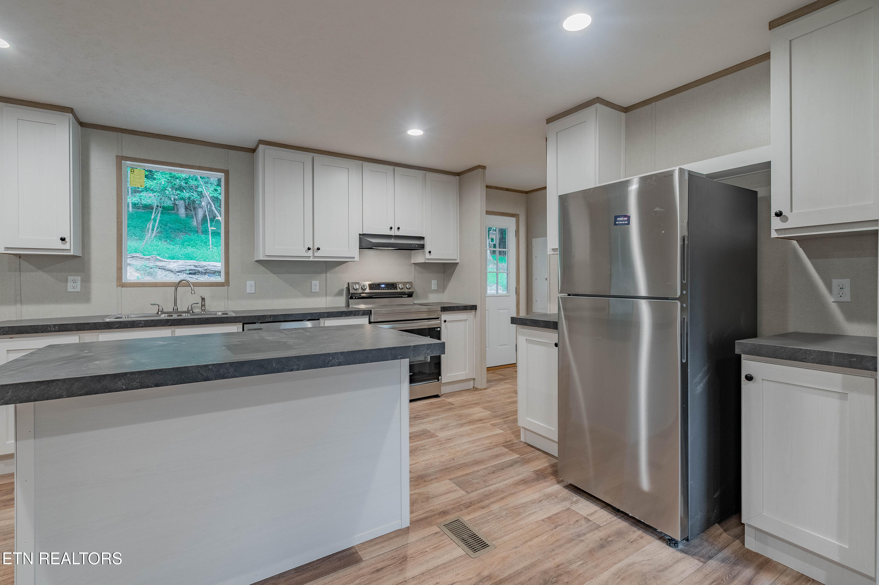 120 Dennis Drive Kingston TN 37763